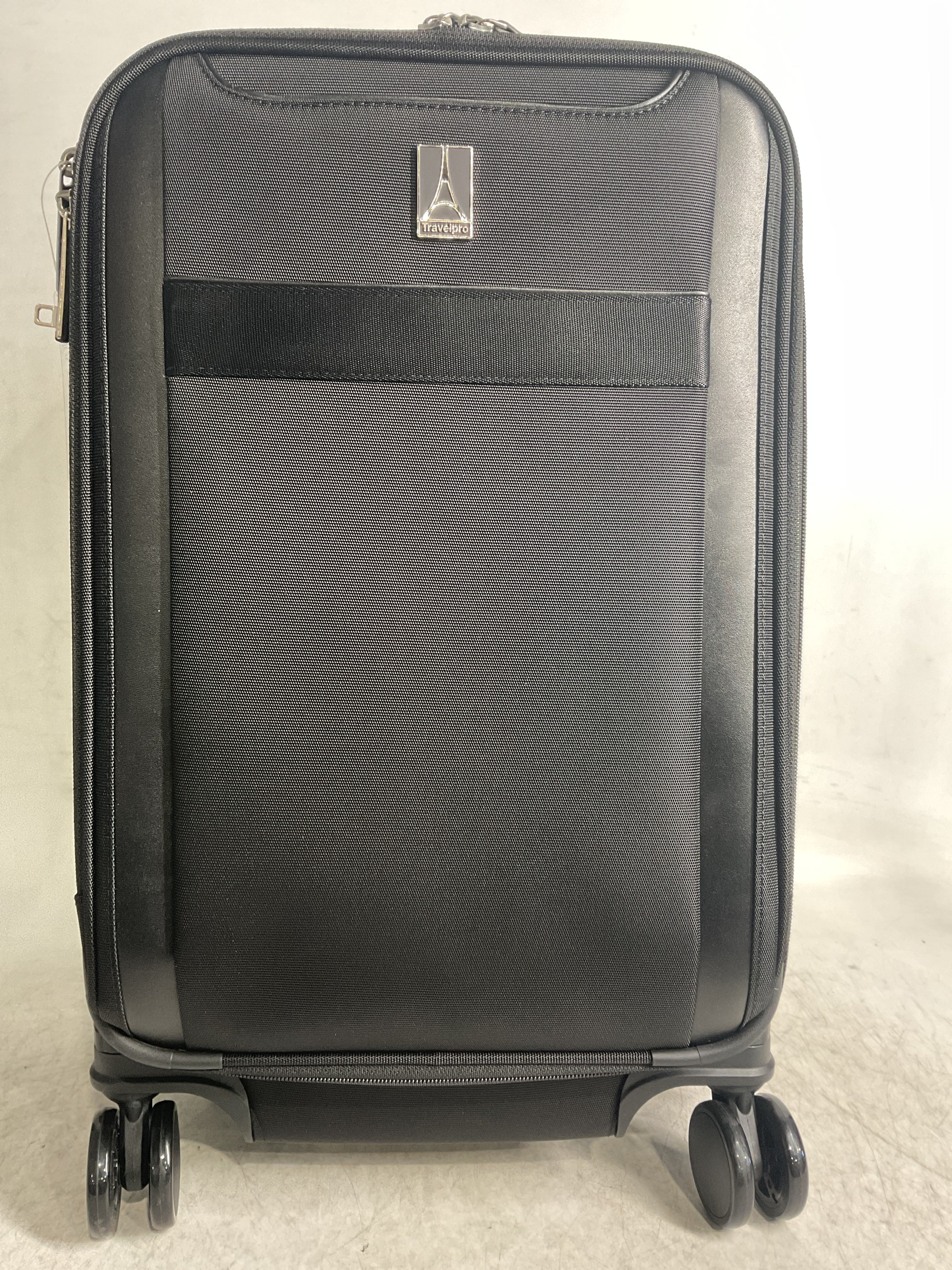 Travelpro Versapack + Lightweight Softside Expandable Checked Luggage, 8 Spinner Suitcase, TSA Lock, Men and Women ( Black , Carry On 21-Inch ) Black Carry On 21 Inch U5