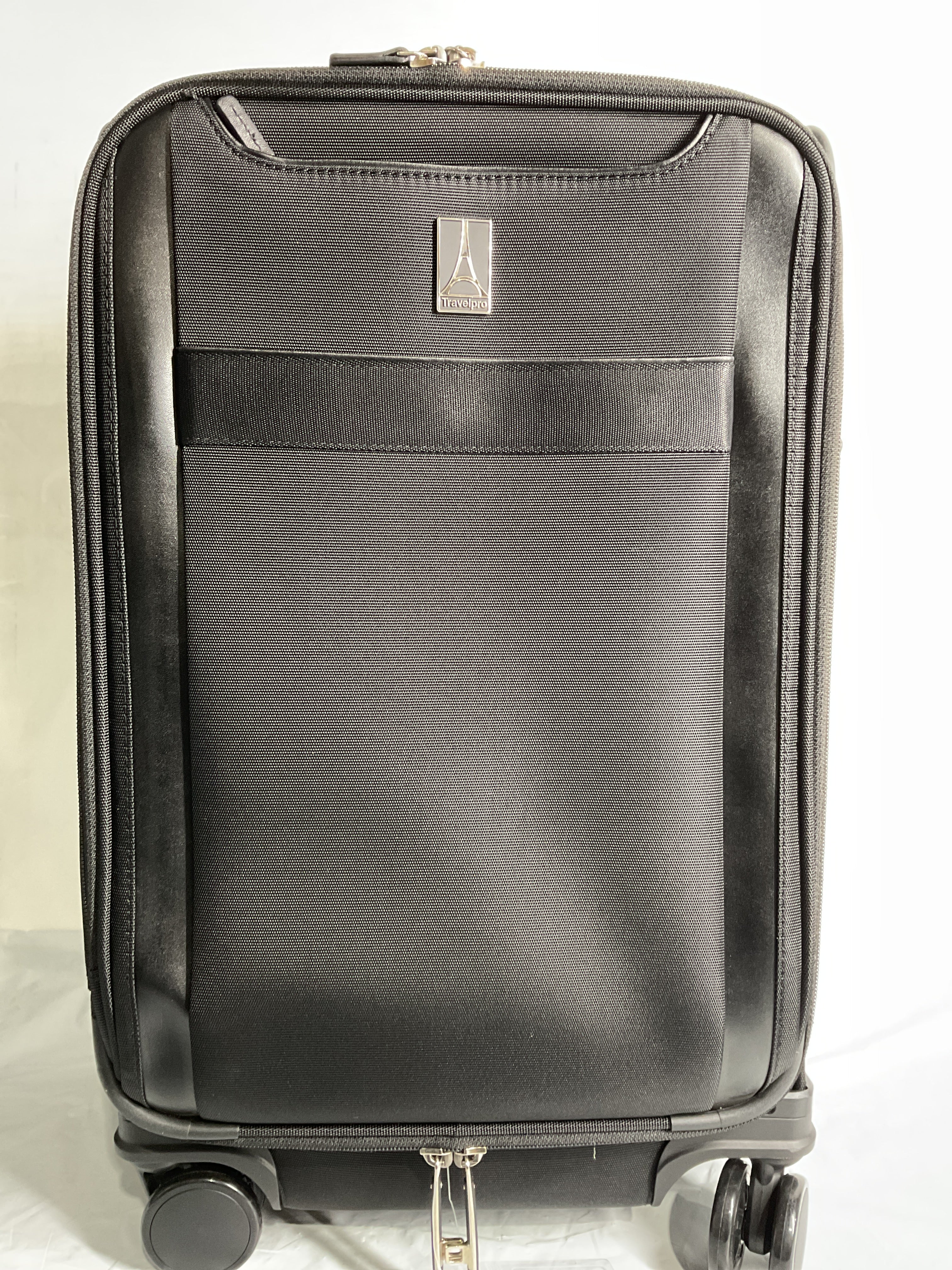 Travelpro Versapack + Lightweight Softside Expandable Checked Luggage, 8 Spinner Suitcase, TSA Lock, Men and Women ( Black , Carry On 21-Inch ) Black Carry On 21 Inch U6