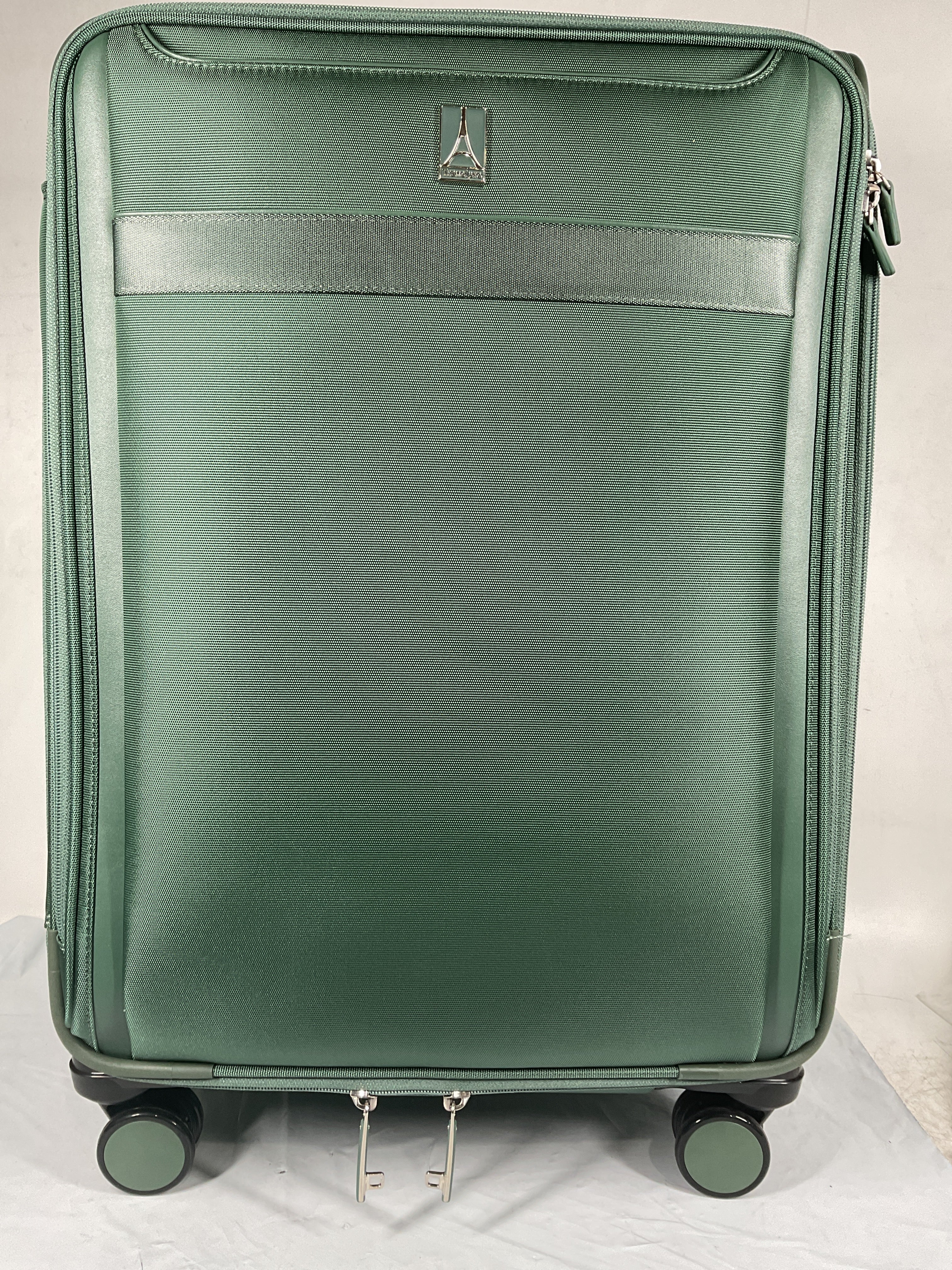Travelpro Versapack + Lightweight Softside Expandable Checked Luggage, 8 Spinner Suitcase, TSA Lock, Men and Women ( Desert Sage , Checked Medium 25-Inch ) Desert Sage Checked Medium 25 Inch U1