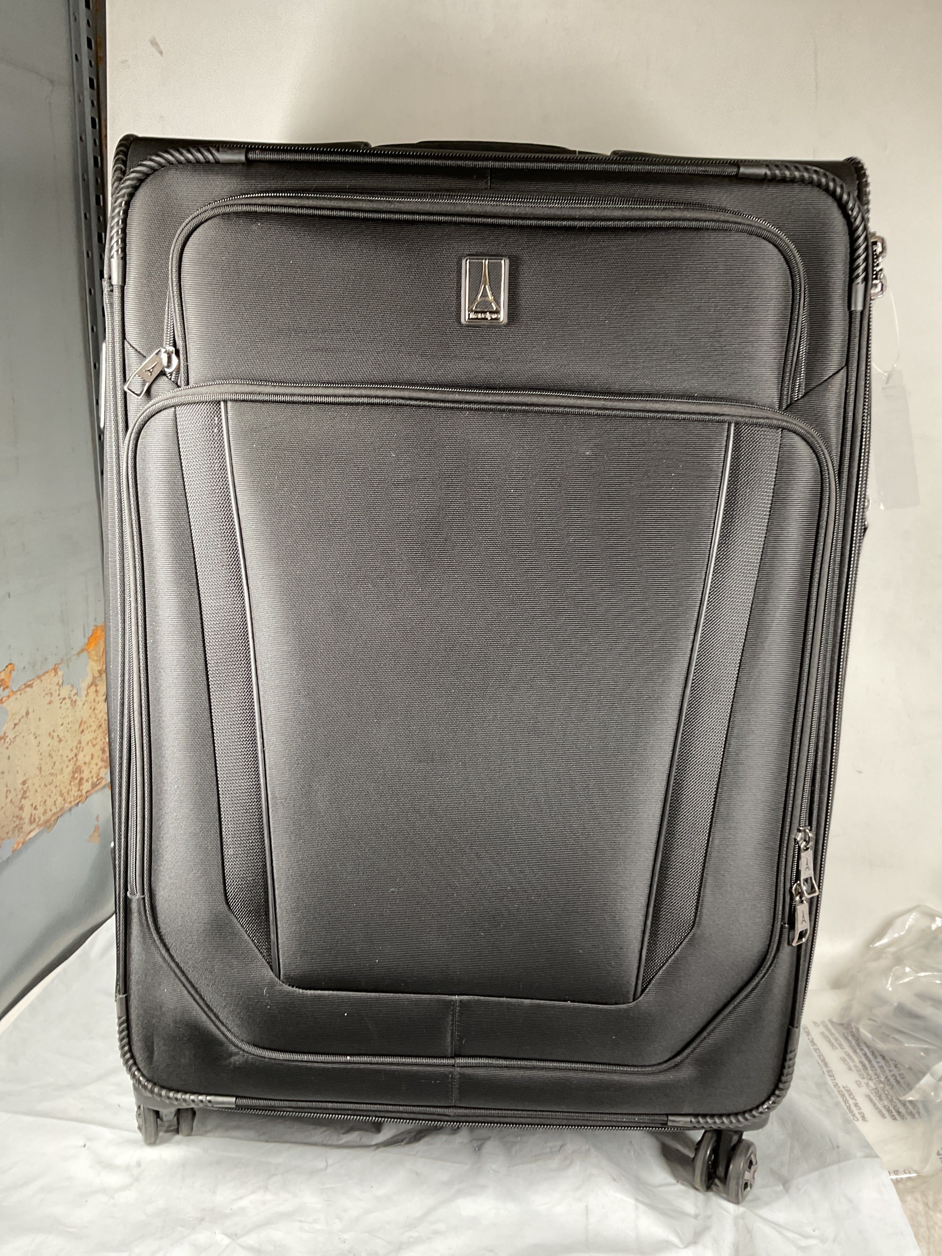 Travelpro VersaPack+ Lightweight Softside Expandable Checked Luggage, 8 Spinner, TSA Lock, Checked Large 29-Inch ( Black , Checked Large ) Black Checked Large U3