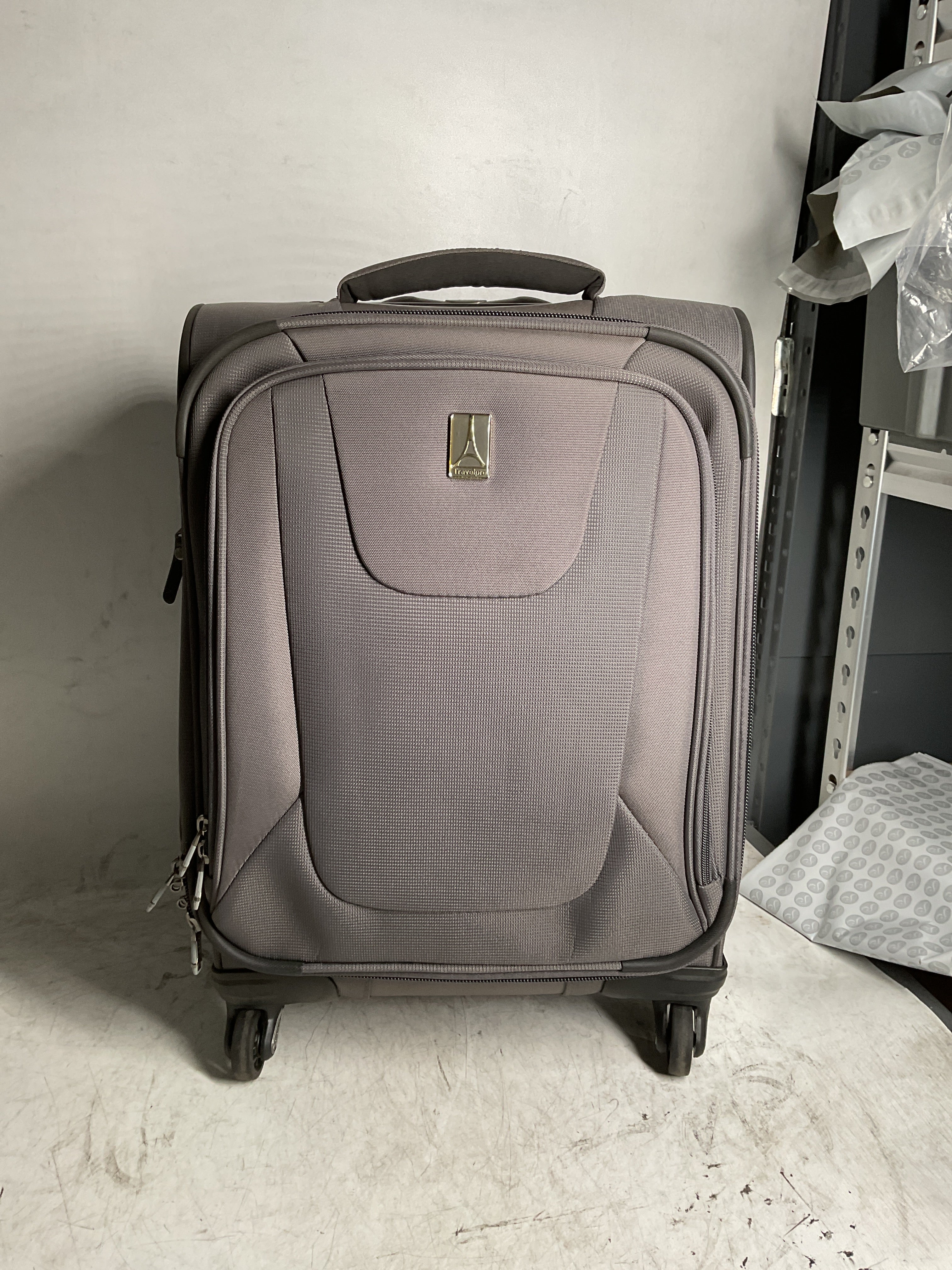 Travelpro Maxlite3 International Carry-On Spinner ( Grey , One Size ) Grey One Size U1