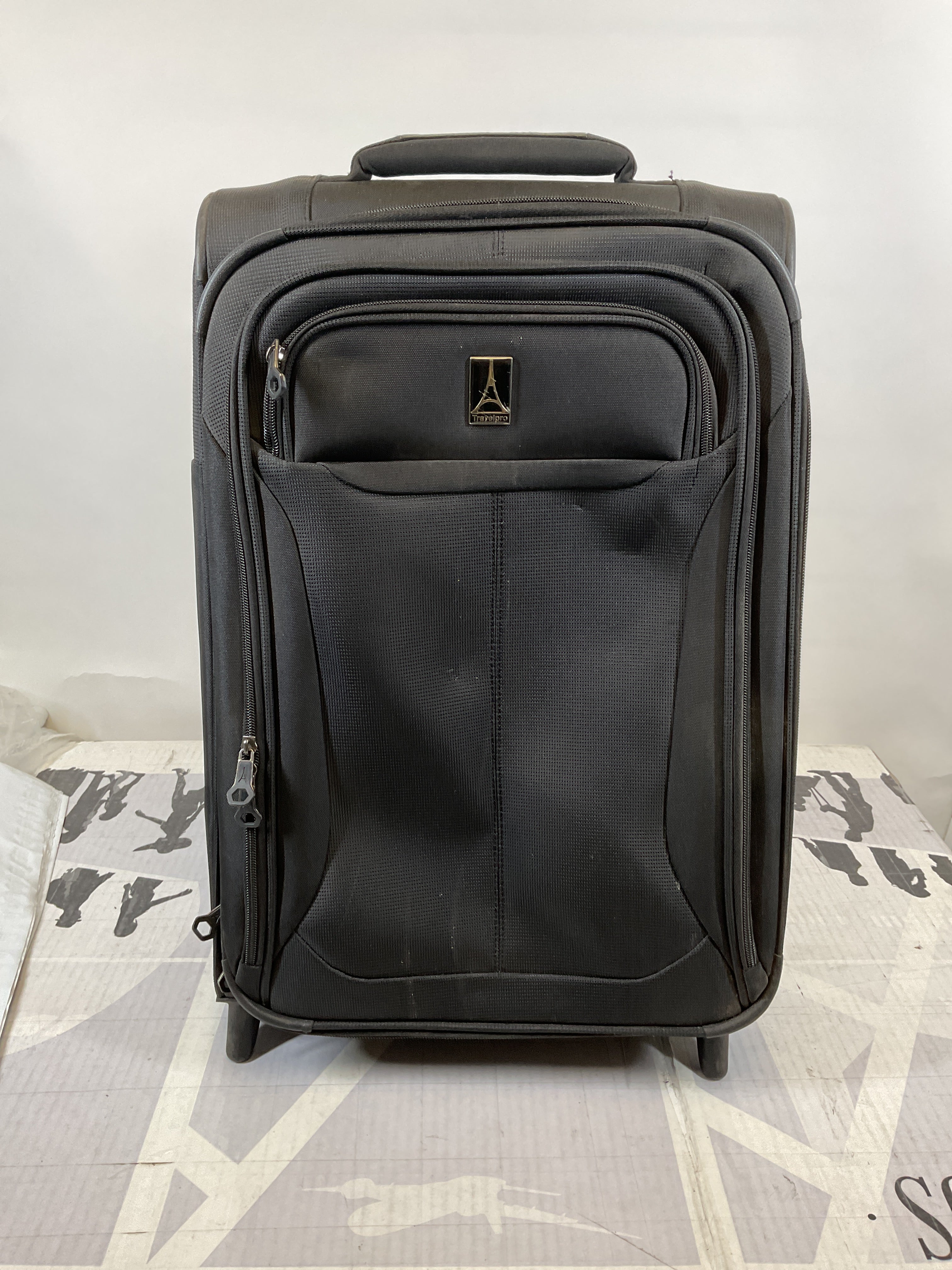 Travelpro Tourlite Softside 22" Expandable Carry-On Rollaboard (2-Wheel) Lightweight Luggage ( Black , Carry-on 22-Inch ) Black Carry On 22 Inch U26