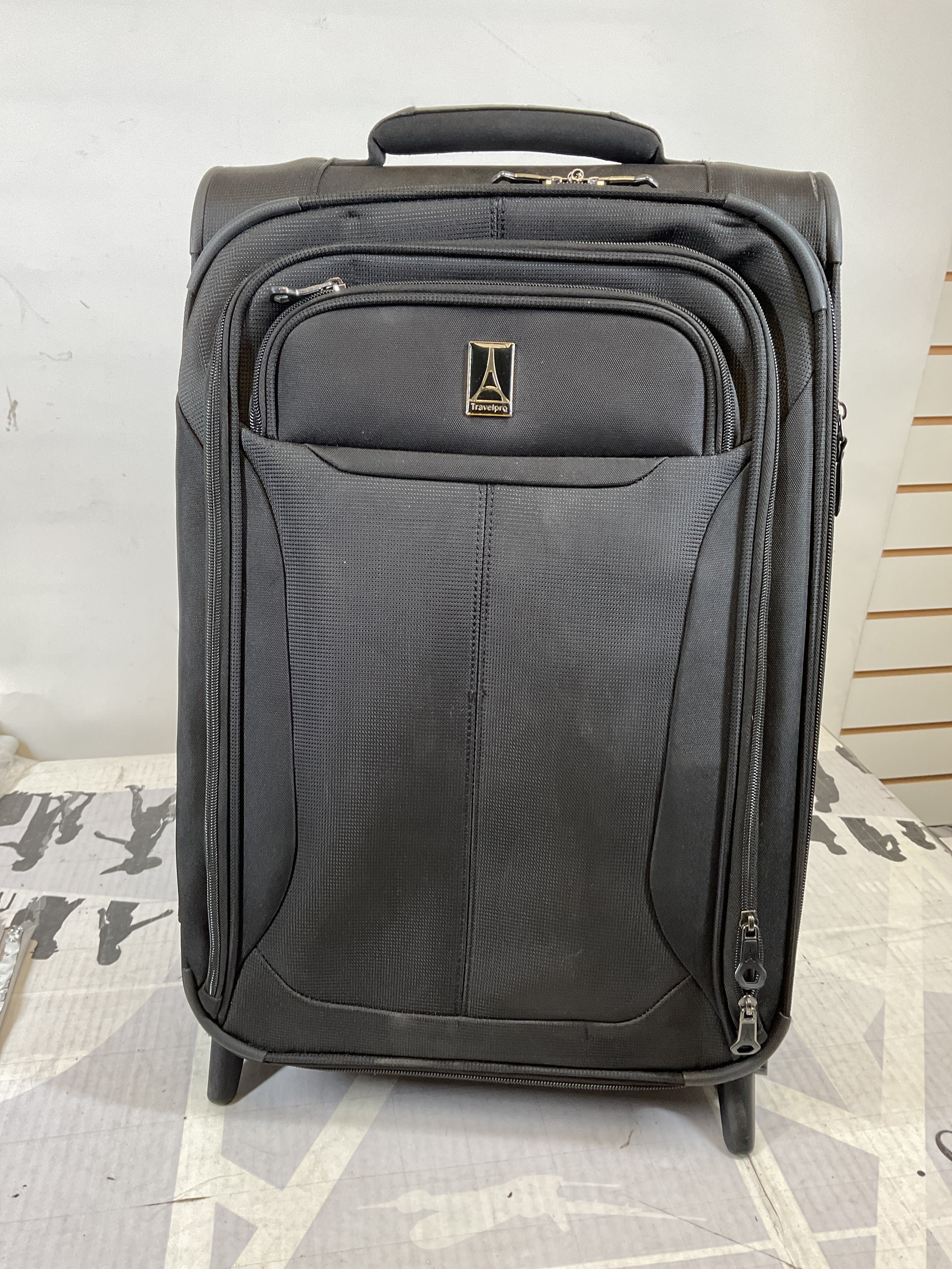 Travelpro Tourlite Softside 22" Expandable Carry-On Rollaboard (2-Wheel) Lightweight Luggage ( Black , Carry-on 22-Inch ) Black Carry On 22 Inch U28