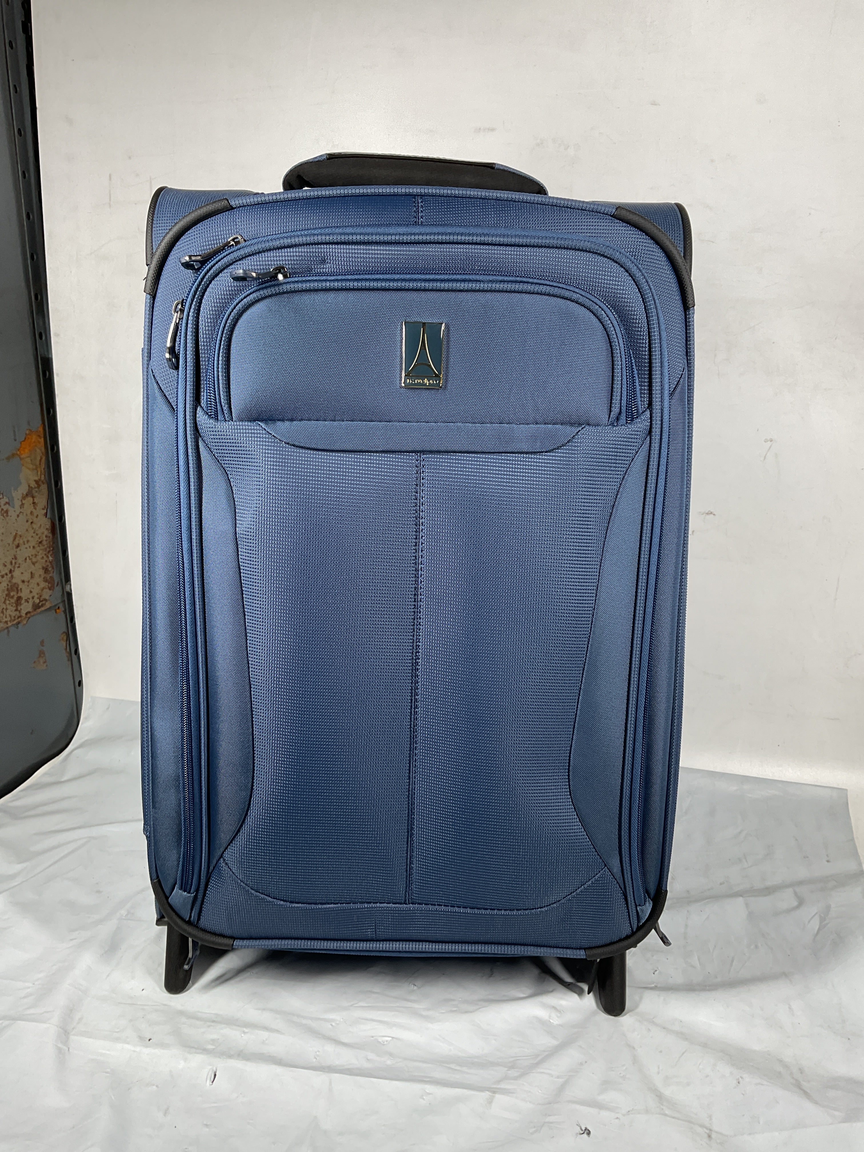 Travelpro Tourlite Softside 22" Expandable Carry-On Rollaboard (2-Wheel) Lightweight Luggage ( Blue , Carry-on 22-Inch ) Blue Carry On 22 Inch U10