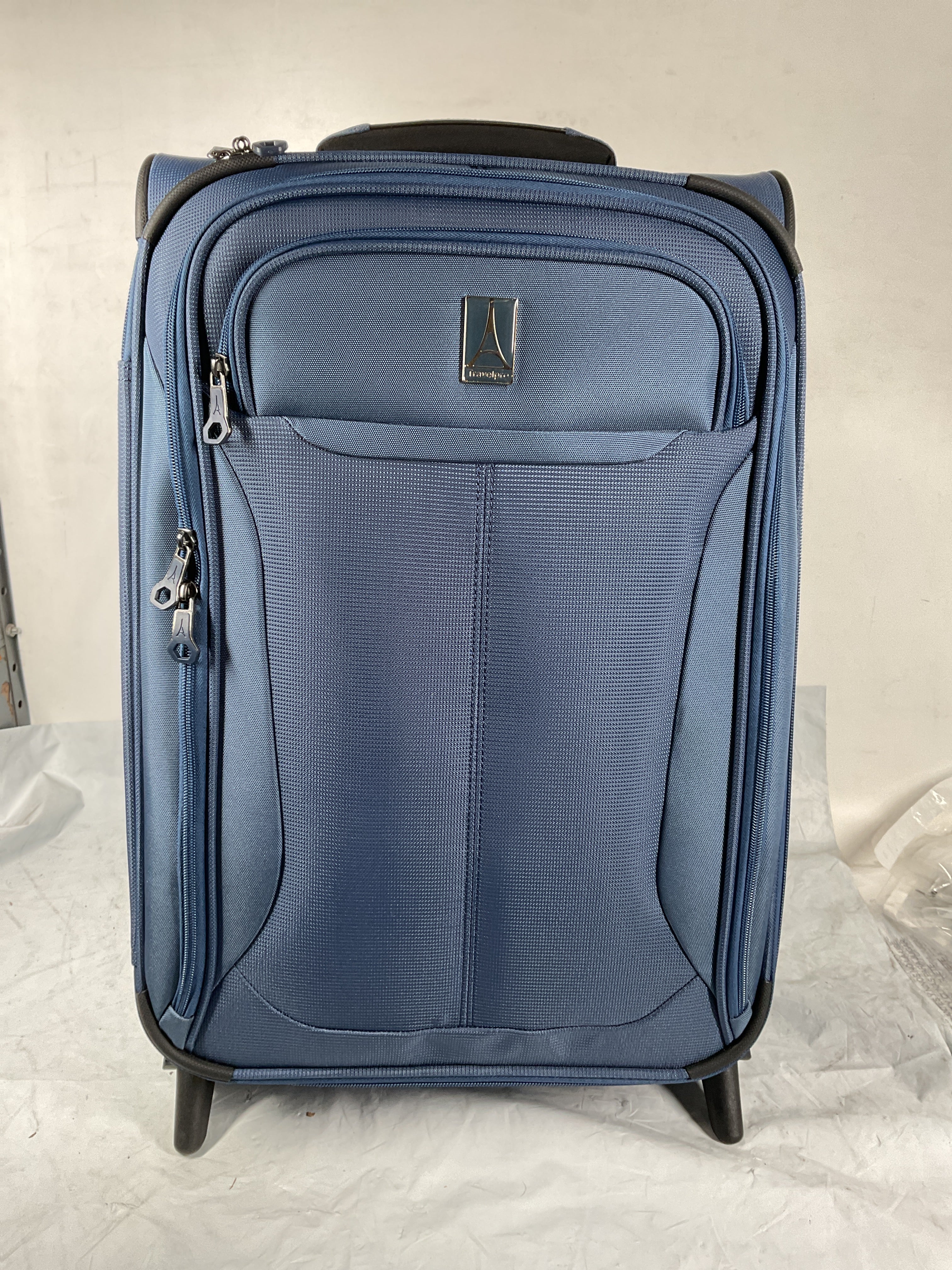 Travelpro Tourlite Softside 22" Expandable Carry-On Rollaboard (2-Wheel) Lightweight Luggage ( Blue , Carry-on 22-Inch ) Blue Carry On 22 Inch U11