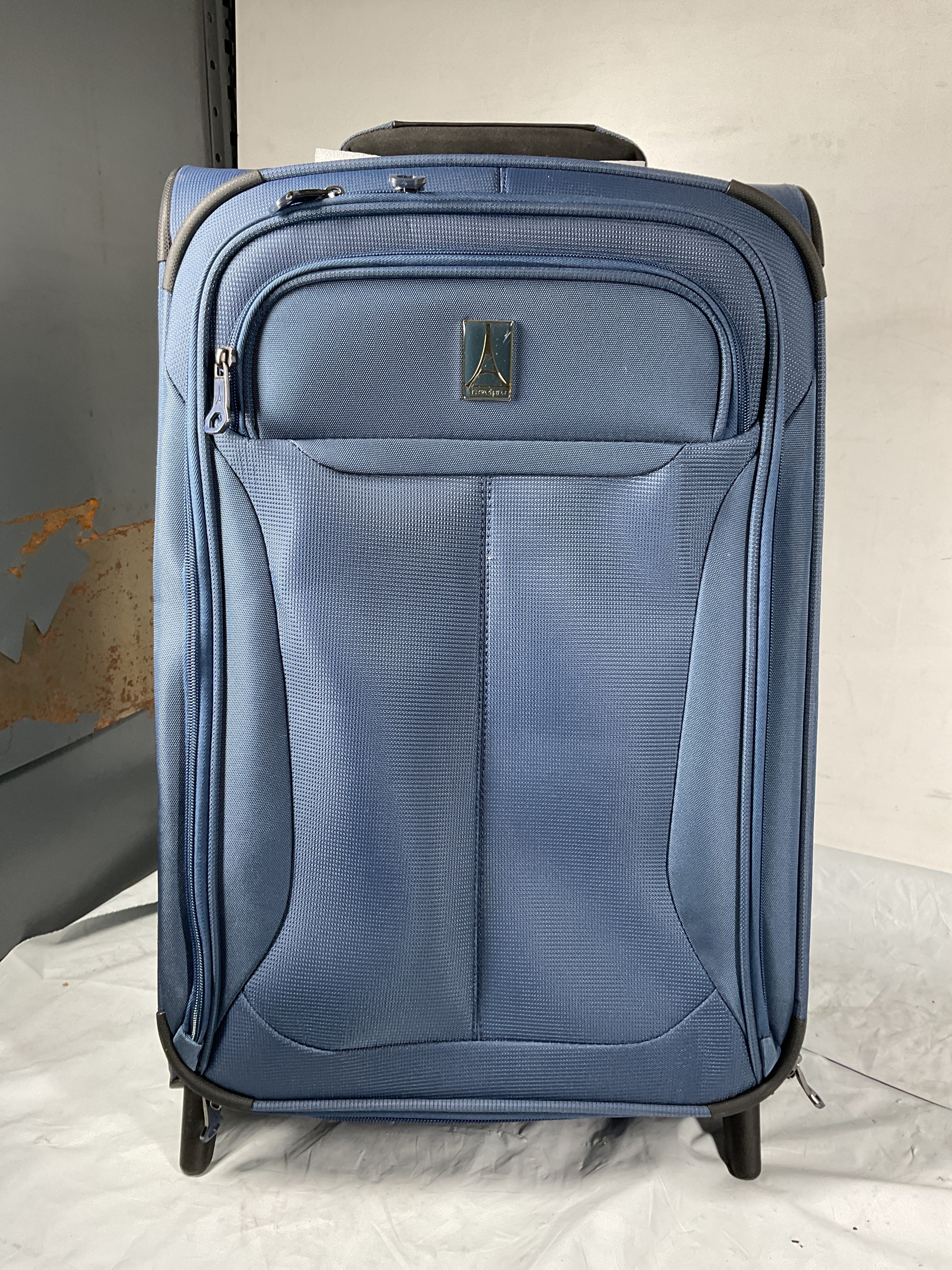 Travelpro Tourlite Softside 22" Expandable Carry-On Rollaboard (2-Wheel) Lightweight Luggage ( Blue , Carry-on 22-Inch ) Blue Carry On 22 Inch U12