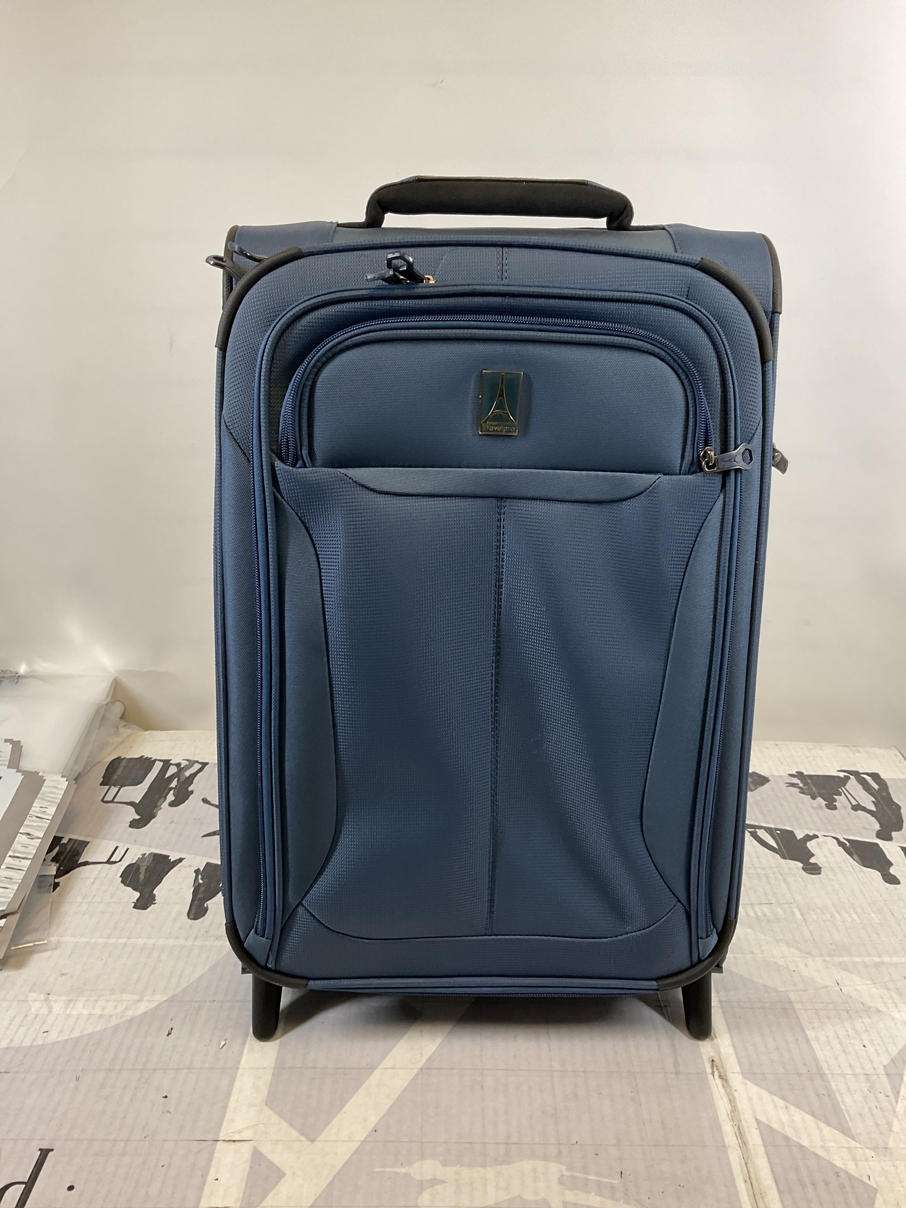 Travelpro Tourlite Softside 22" Expandable Carry-On Rollaboard (2-Wheel) Lightweight Luggage ( Blue , Carry-on 22-Inch ) Blue Carry On 22 Inch U14