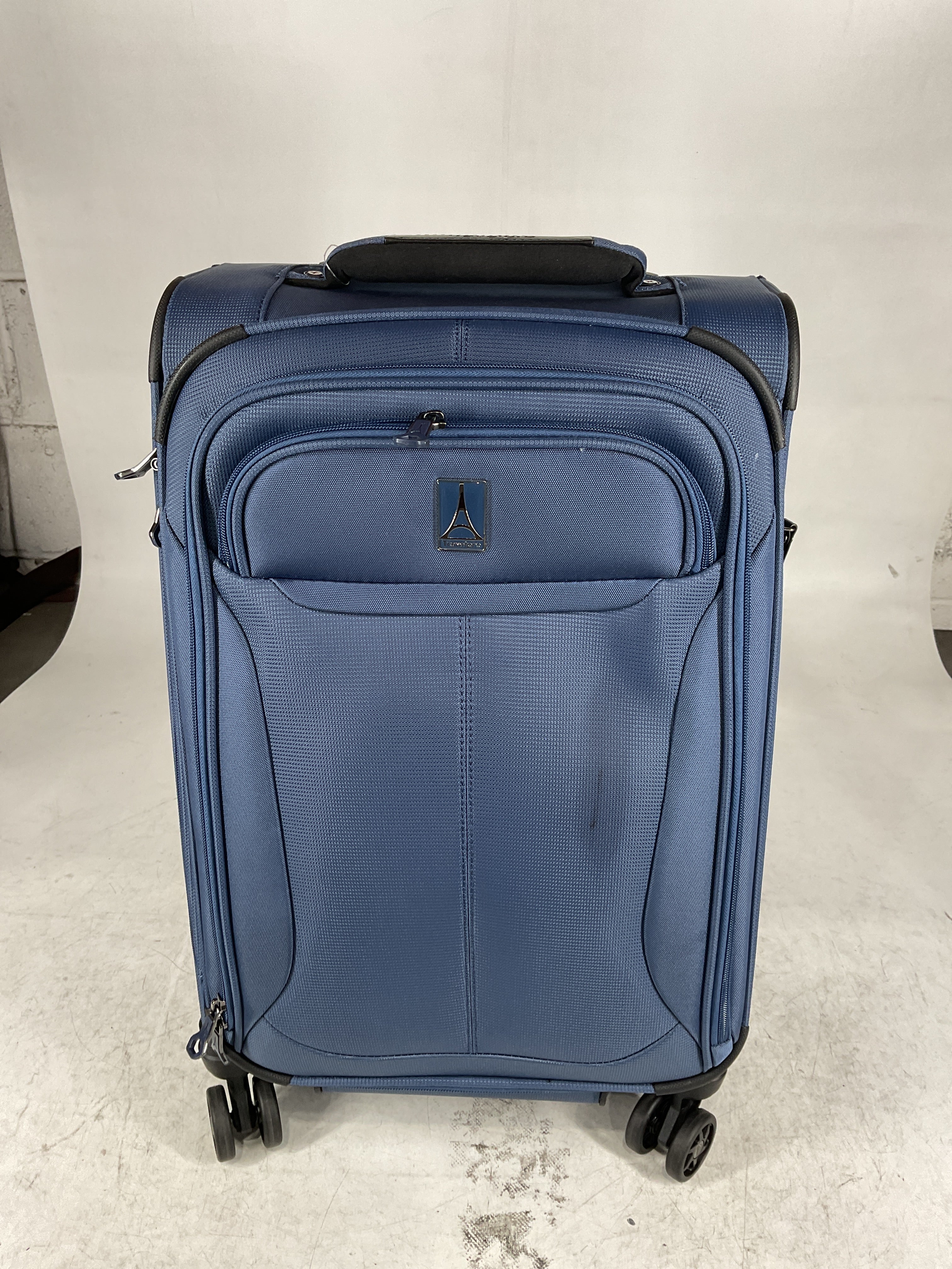 Travelpro Tourlite Softside Expandable Luggage with 4 Spinner Wheels, Lightweight Suitcase, Men and Women U10