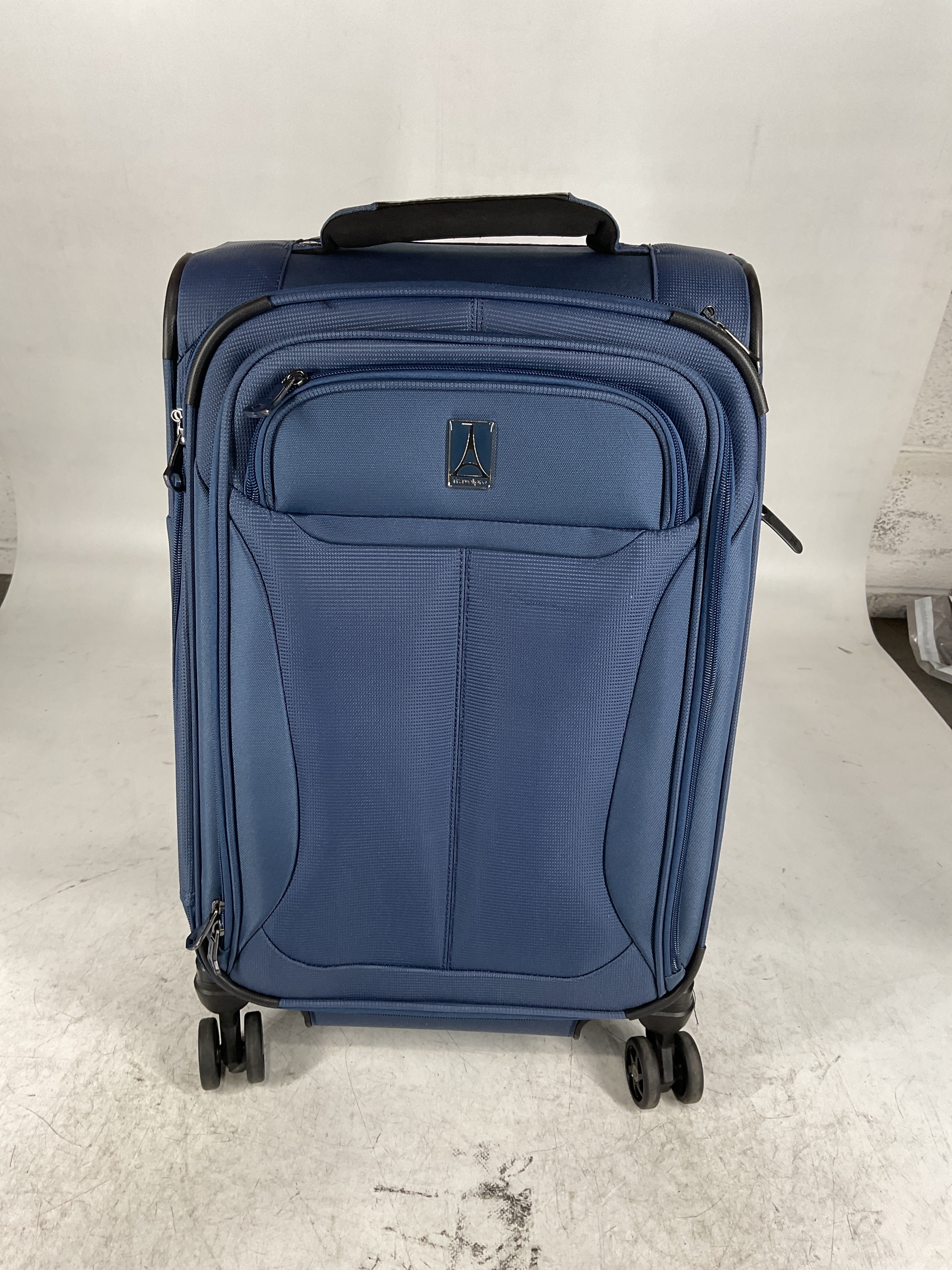 Travelpro Tourlite Softside Expandable Luggage with 4 Spinner Wheels, Lightweight Suitcase, Men and Women U13