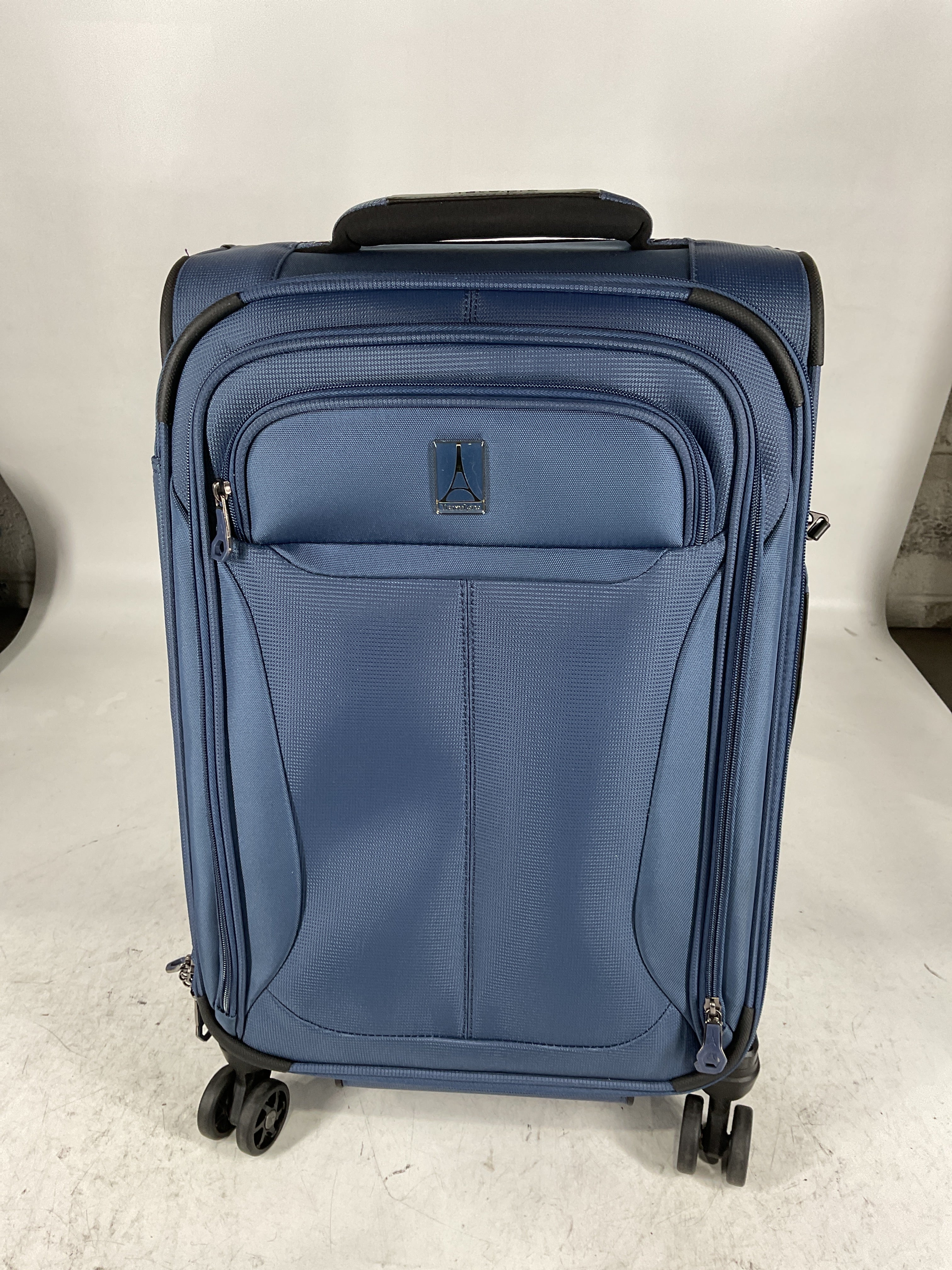 Travelpro Tourlite Softside Expandable Luggage with 4 Spinner Wheels, Lightweight Suitcase, Men and Women U7