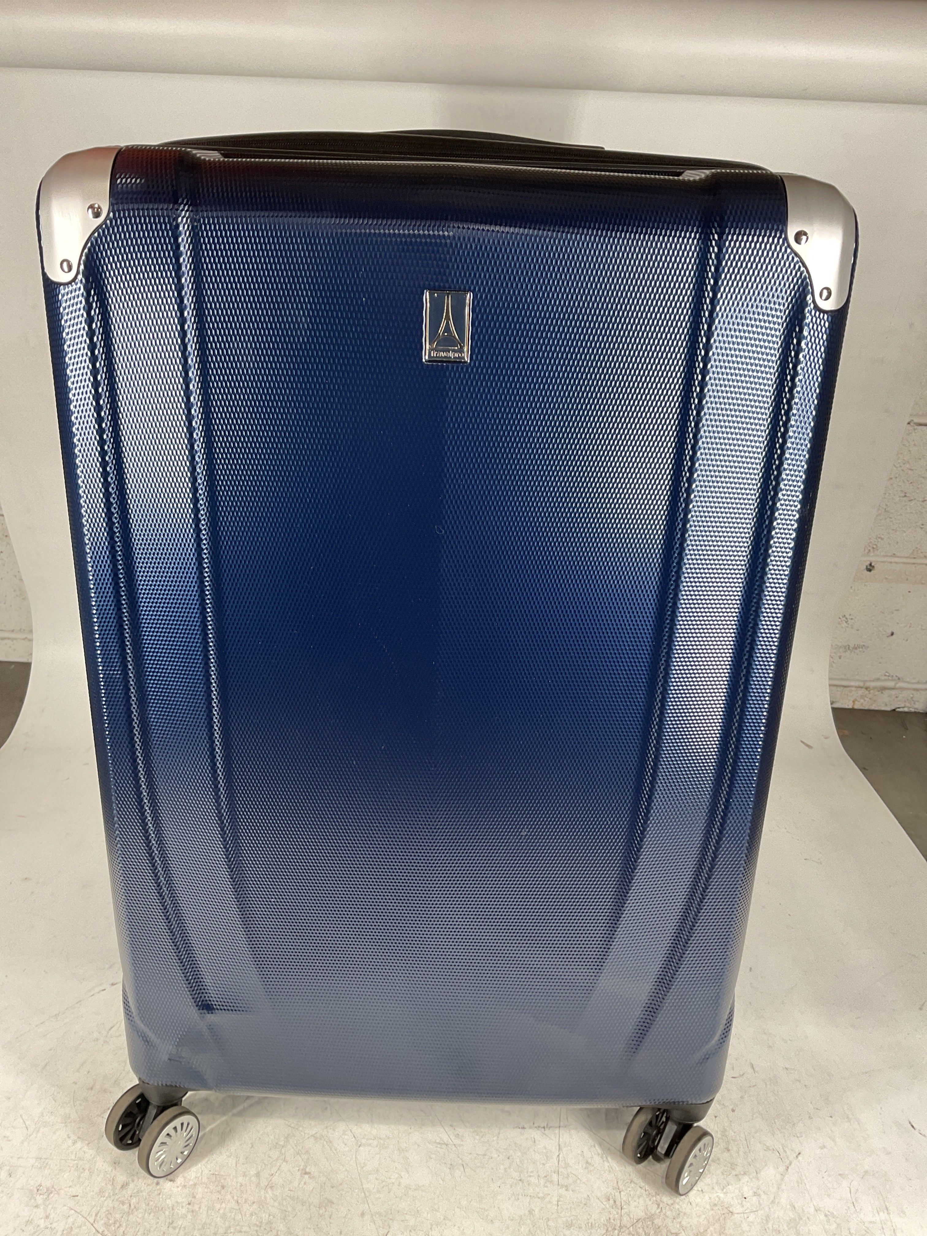 Travelpro Pathways 3 Hardside Expandable Luggage, 8 Spinner Wheels, Lightweight Hard Shell Suitcase U2