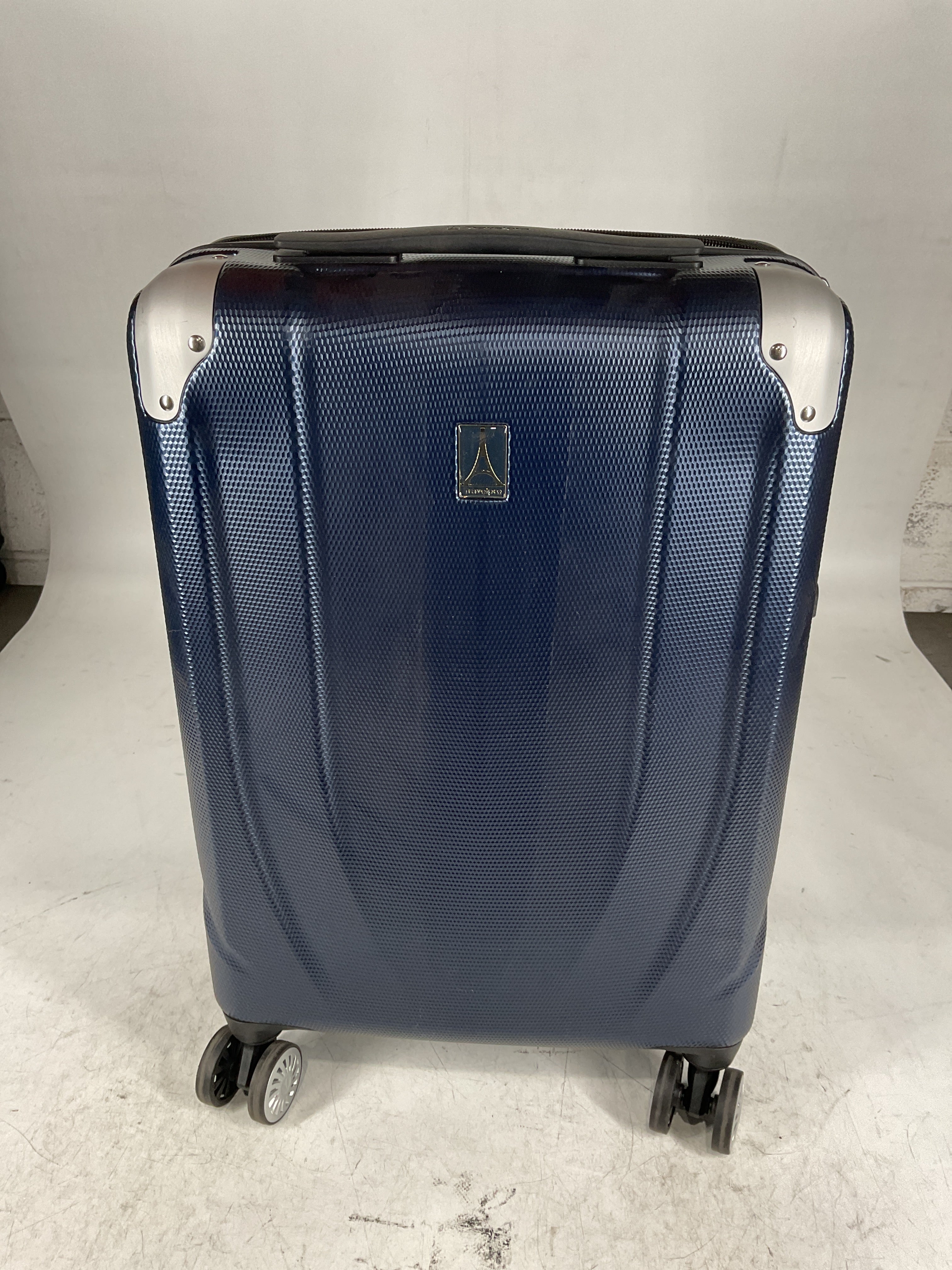 Travelpro Pathways 3 Hardside Expandable Luggage, 8 Spinner Wheels, Lightweight Hard Shell Suitcase U7