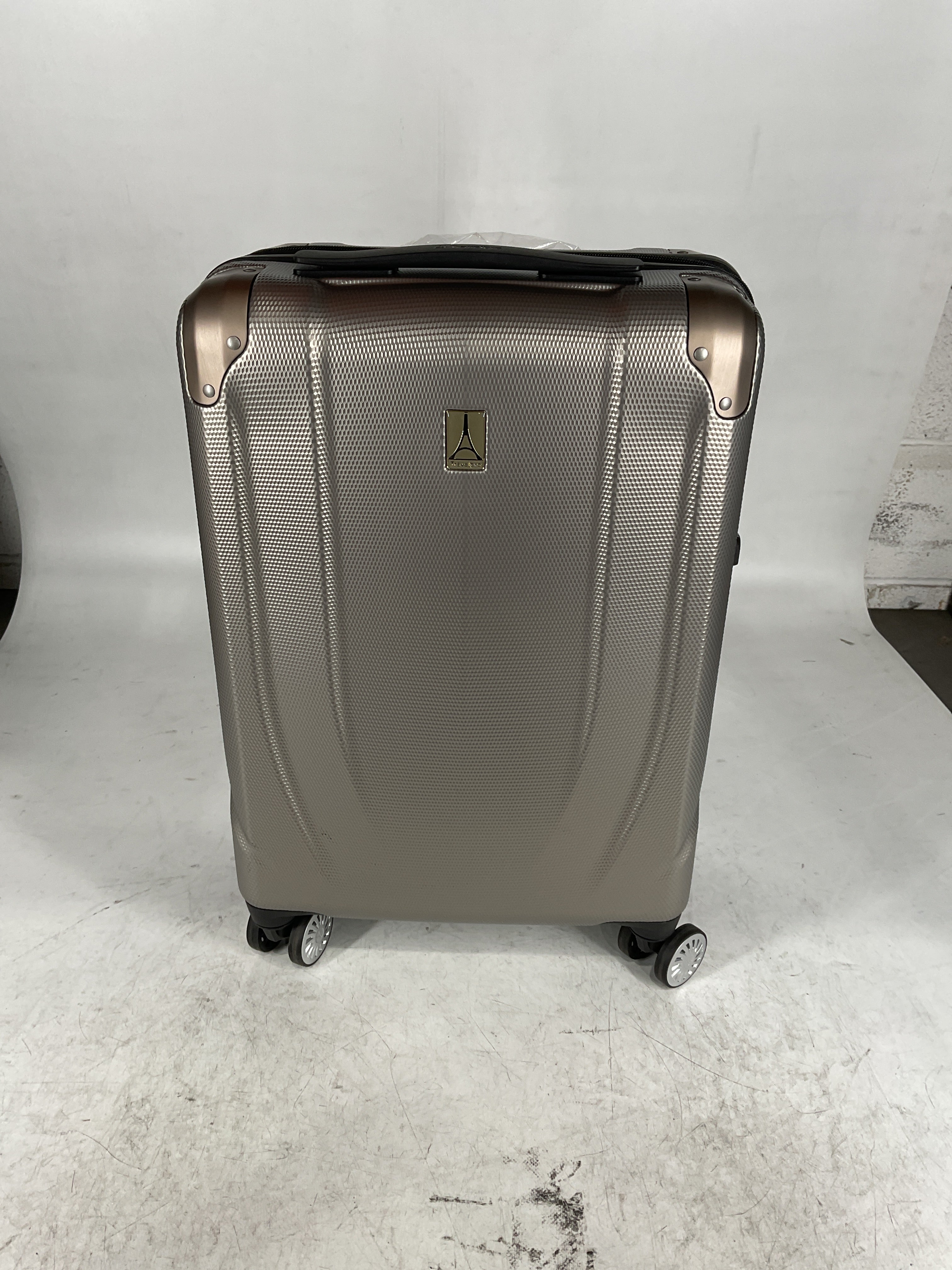 Travelpro Pathways 3 Hardside Expandable Luggage, 8 Spinner Wheels, Lightweight Hard Shell Suitcase U1