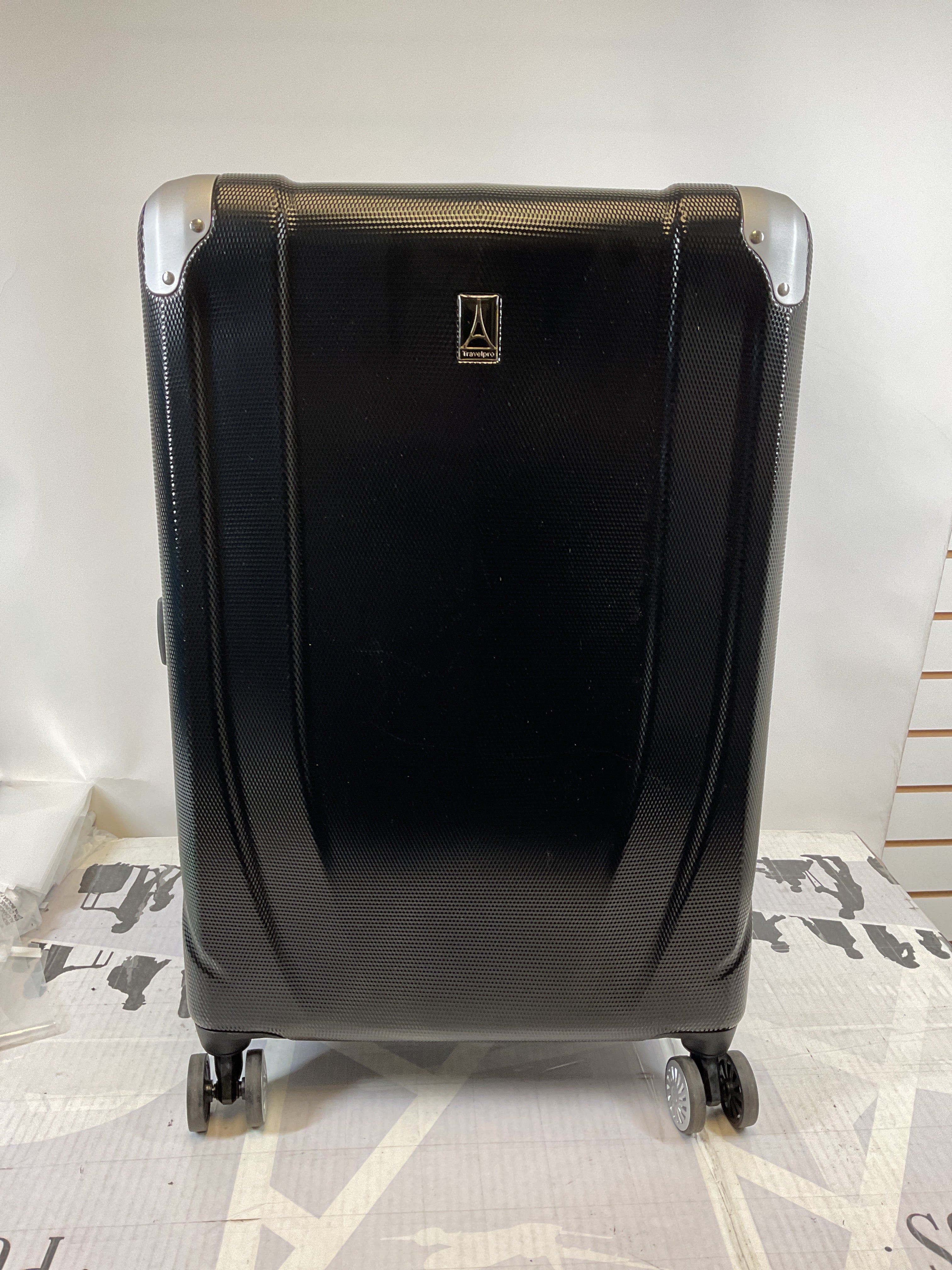 Travelpro Pathways 3 Hardside Expandable Luggage, 8 Spinner Wheels, Lightweight Hard Shell Suitcase, Checked Medium 25 Inch ( Black Knight , Checked Medium 25 Inch ) Black Knight Checked Medium 25 Inch U3