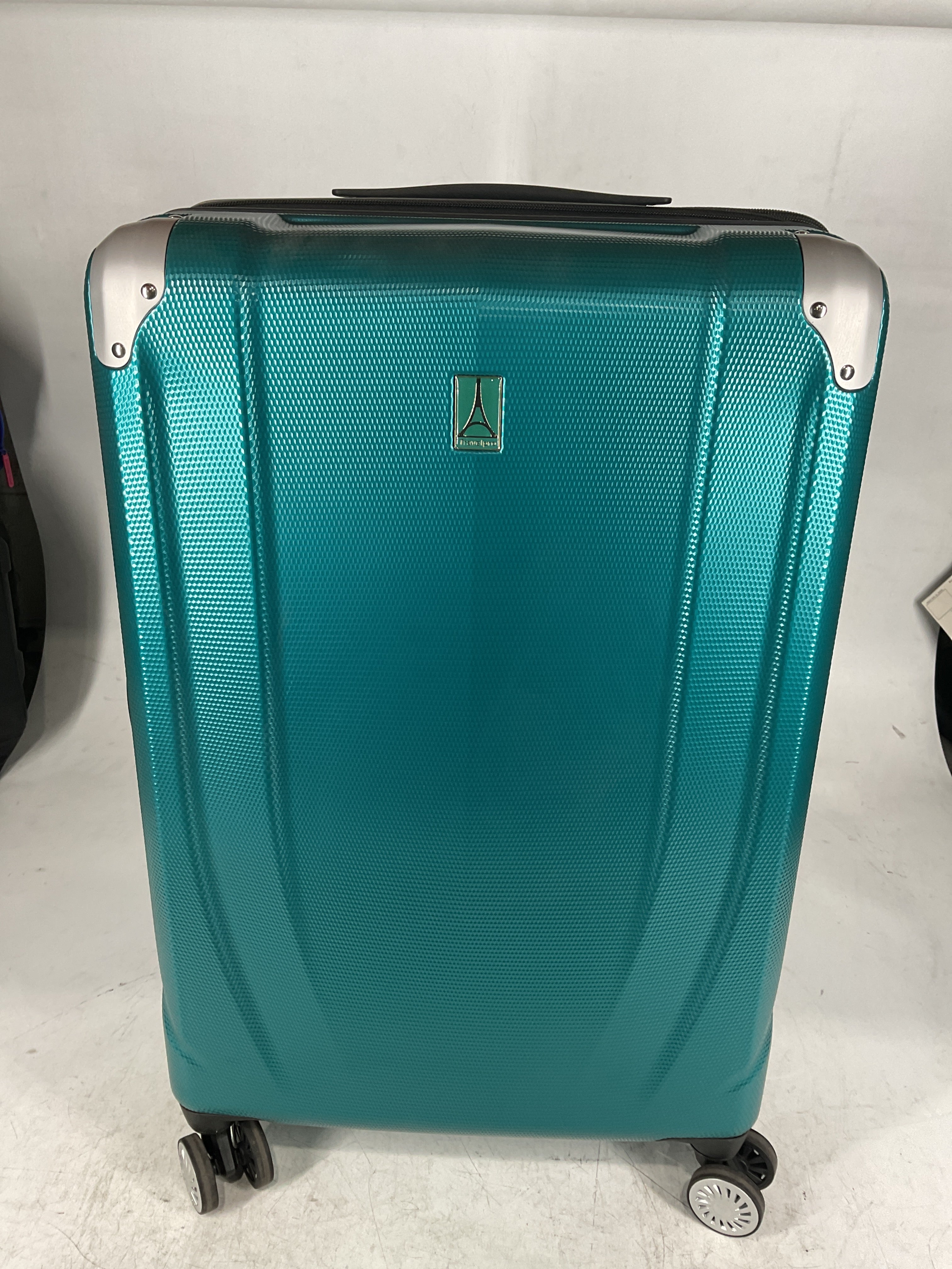 Travelpro Pathways 3 Hardside Expandable Luggage, 8 Spinner Wheels, Lightweight Hard Shell Suitcase U1