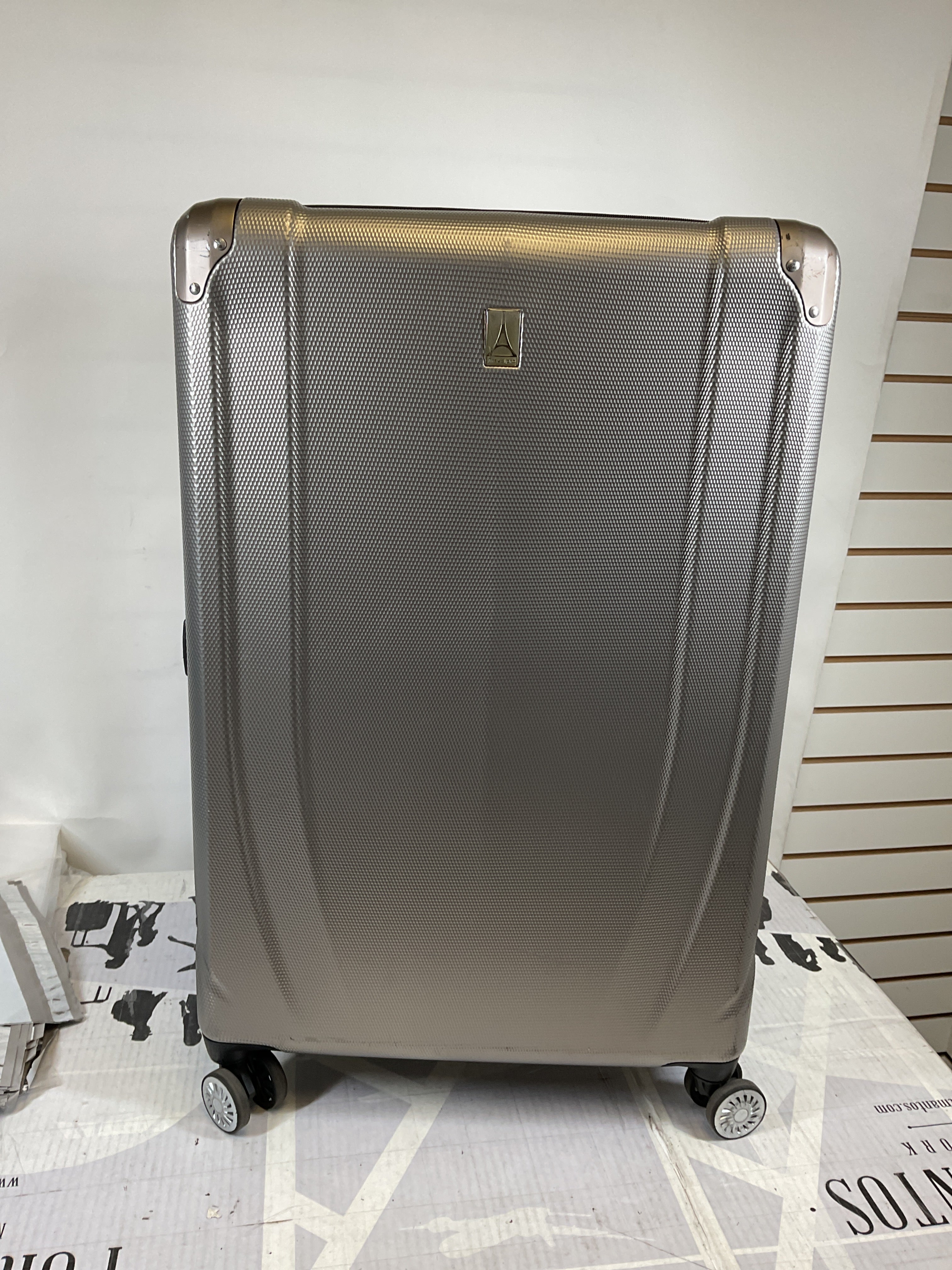 Travelpro Pathways 3 Hardside Expandable Luggage, 8 Spinner Wheels, Lightweight Hard Shell Suitcase ( Champagne , Checked Large 28 Inch ) Champagne Checked Large 28 Inch U16