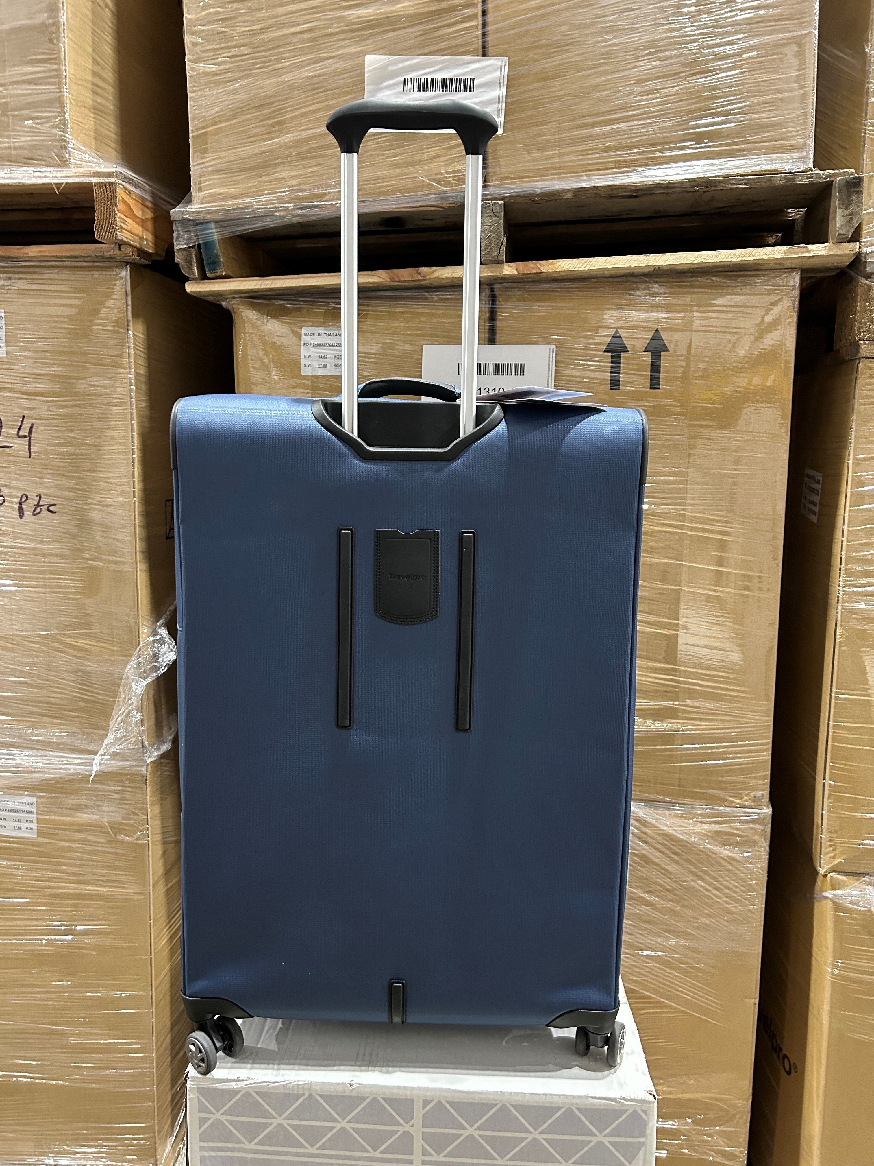 Travelpro Walkabout 6 Large Checked in Softside Spinner U1