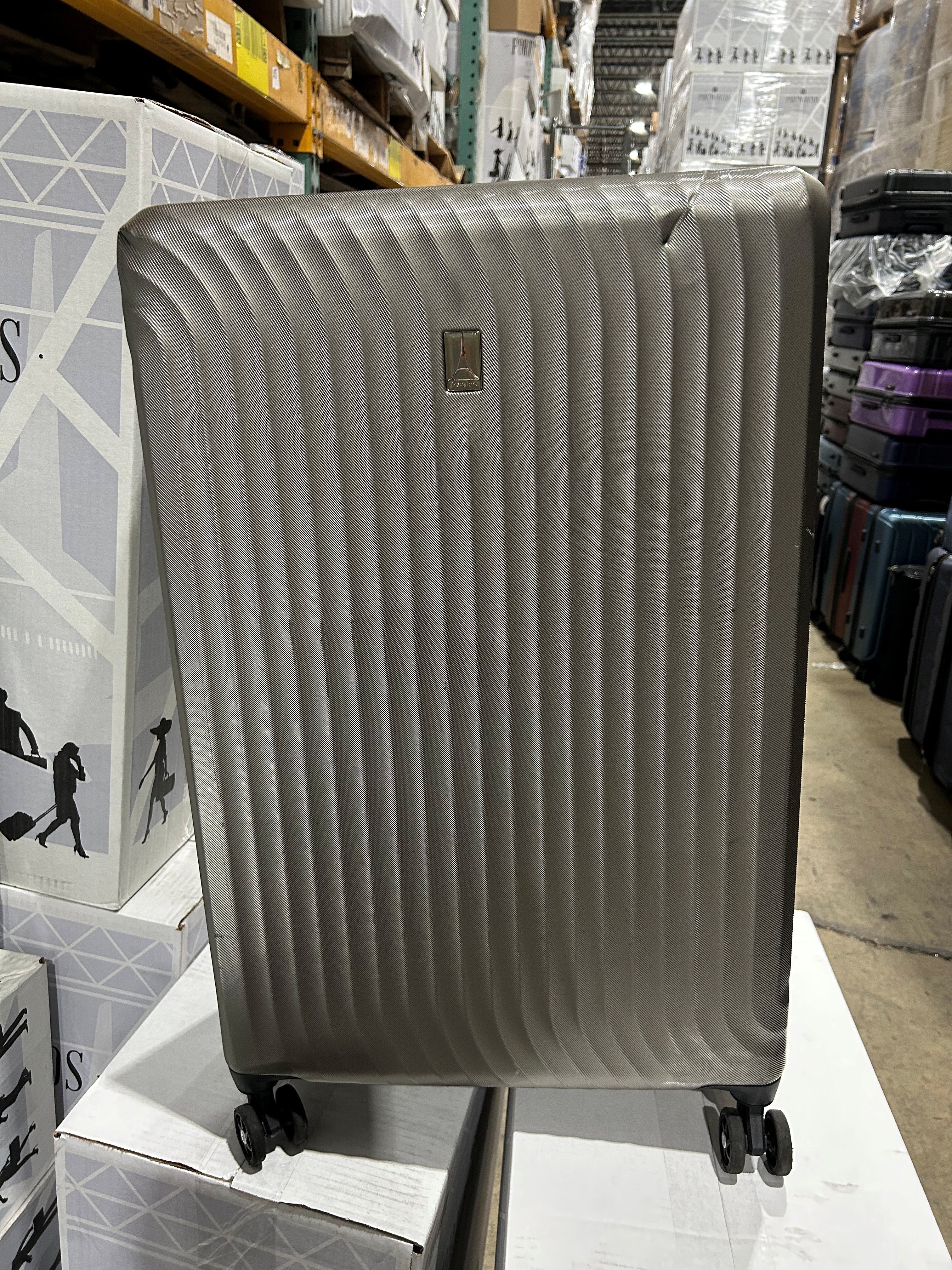 Travelpro Maxlite Air Hardside Expandable Luggage, 8 Spinner Wheels, Lightweight Hard Shell Polycarbonate U9