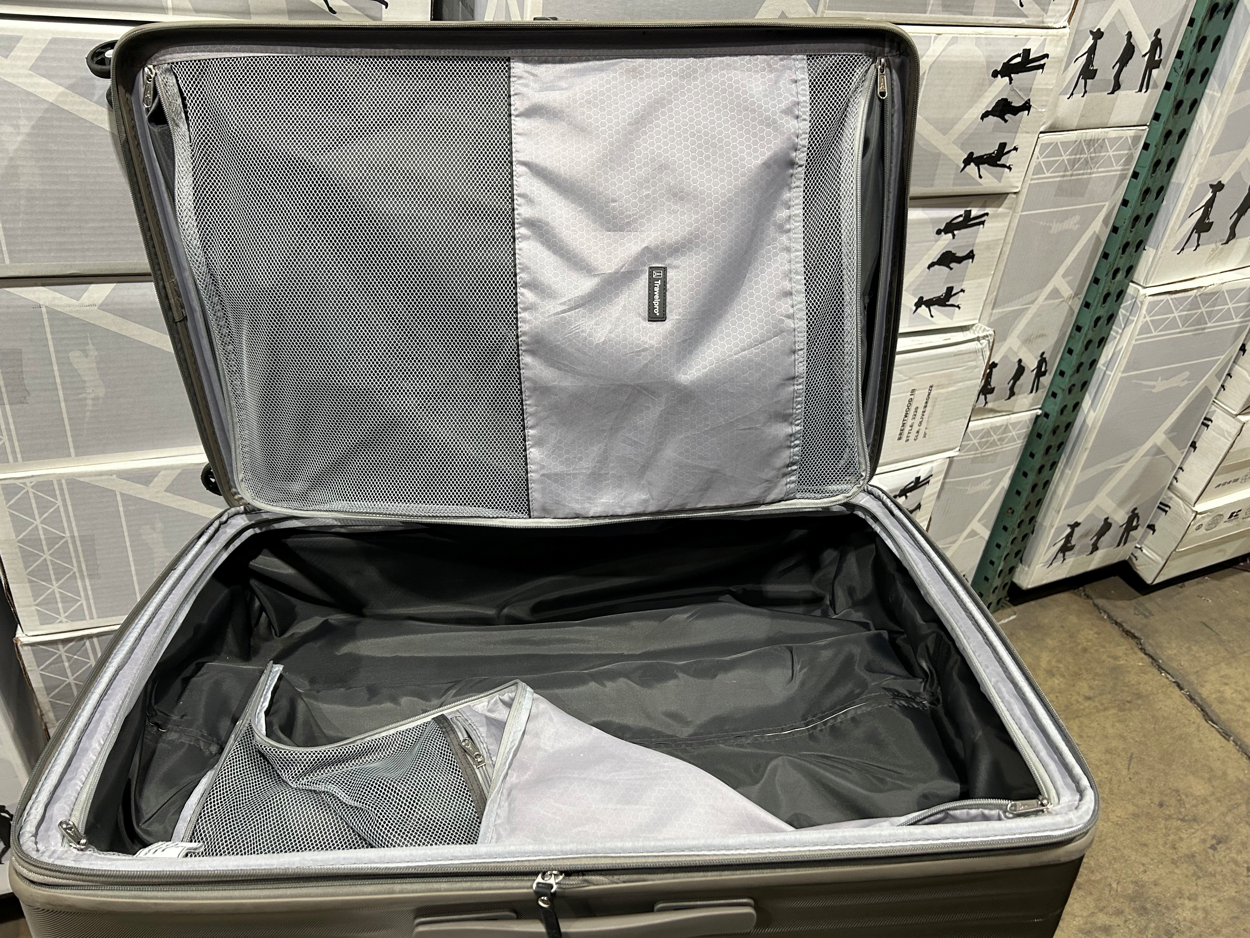 Travelpro Maxlite Air Hardside Expandable Luggage, 8 Spinner Wheels, Lightweight Hard Shell Polycarbonate U9