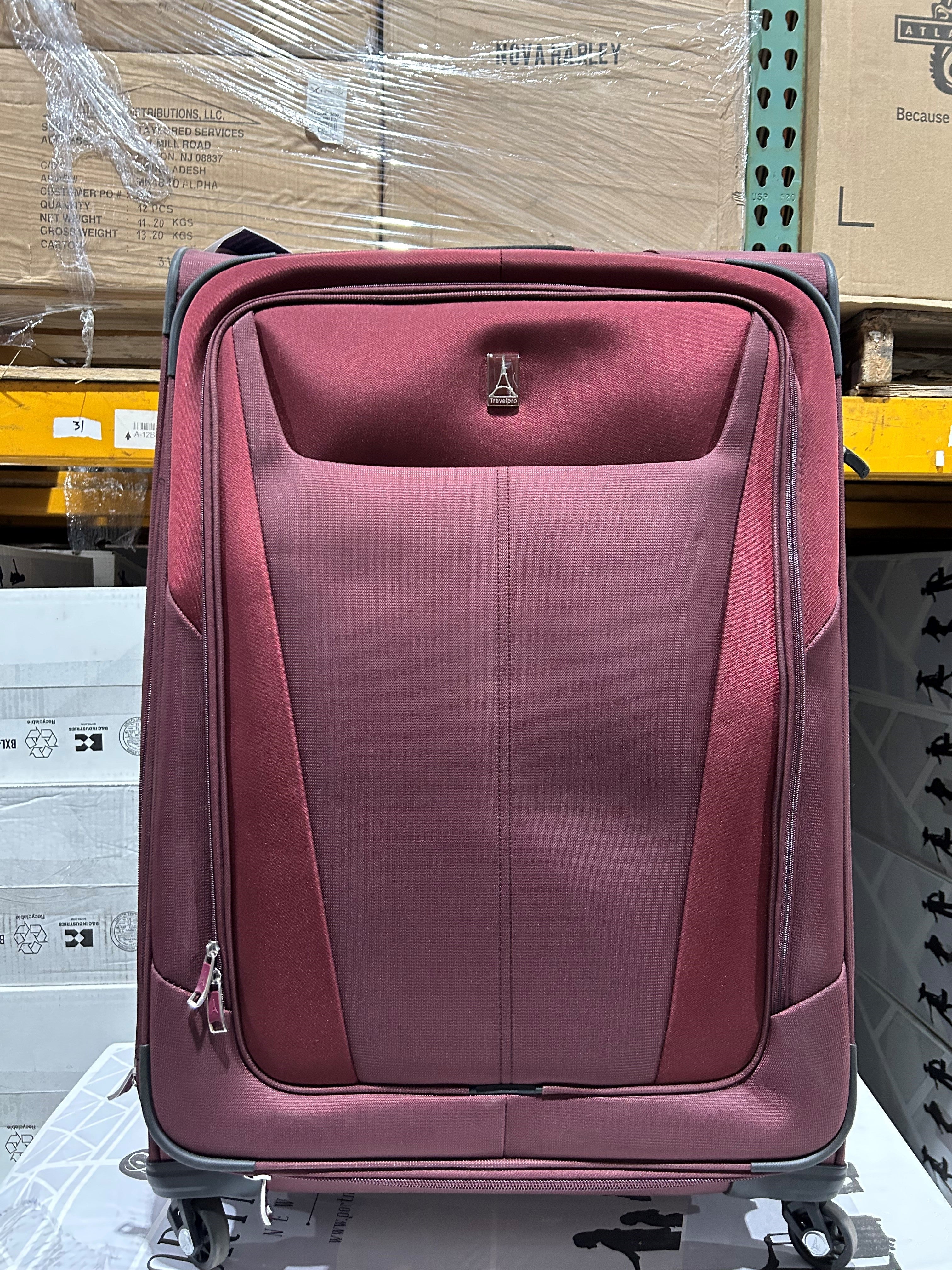 Travelpro Maxlite 5 Softside Expandable Luggage with 4 Spinner Wheels, Lightweight Suitcase, Men and Women U13