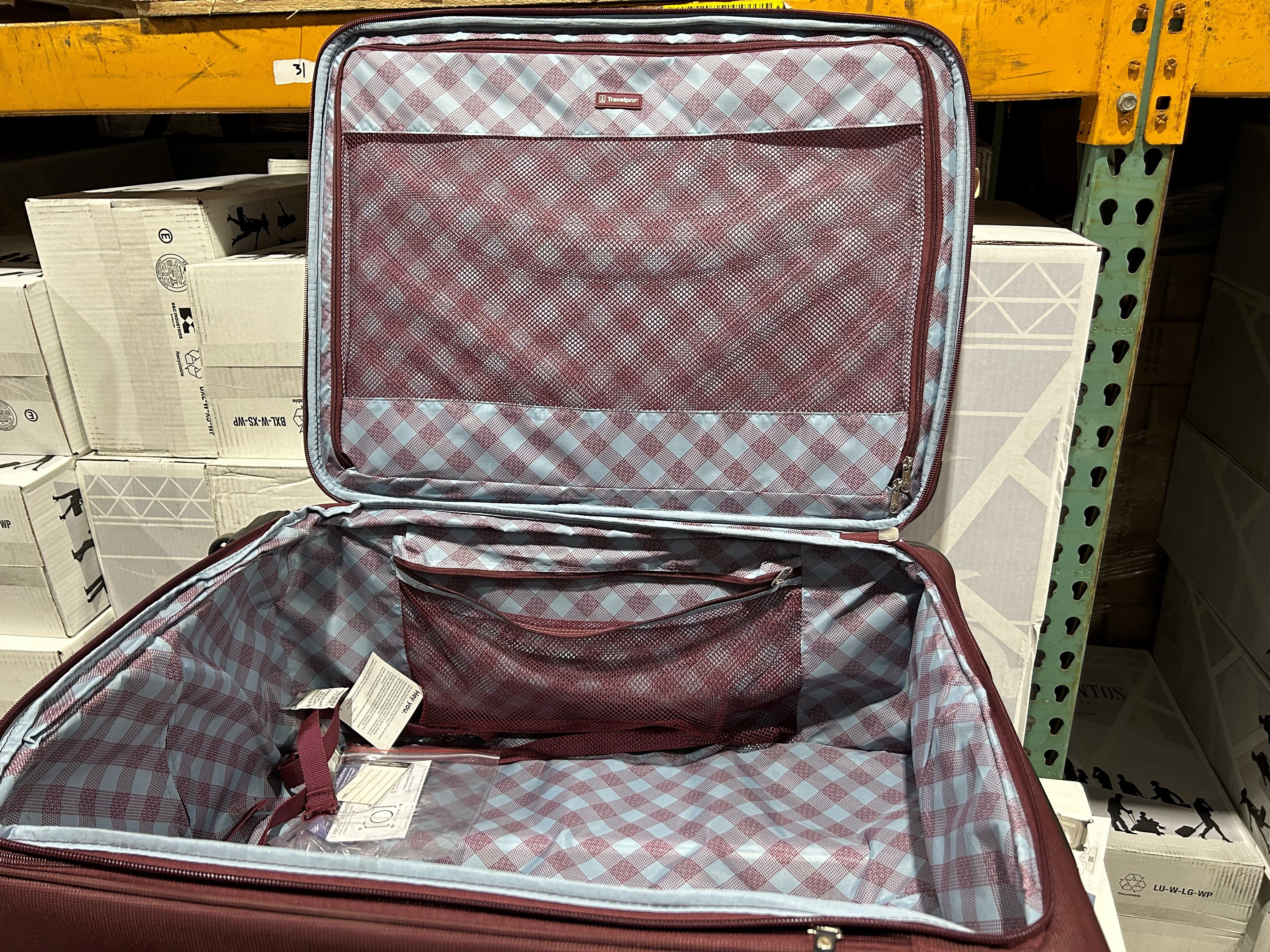 Travelpro Maxlite 5 Softside Expandable Luggage with 4 Spinner Wheels, Lightweight Suitcase, Men and Women U13