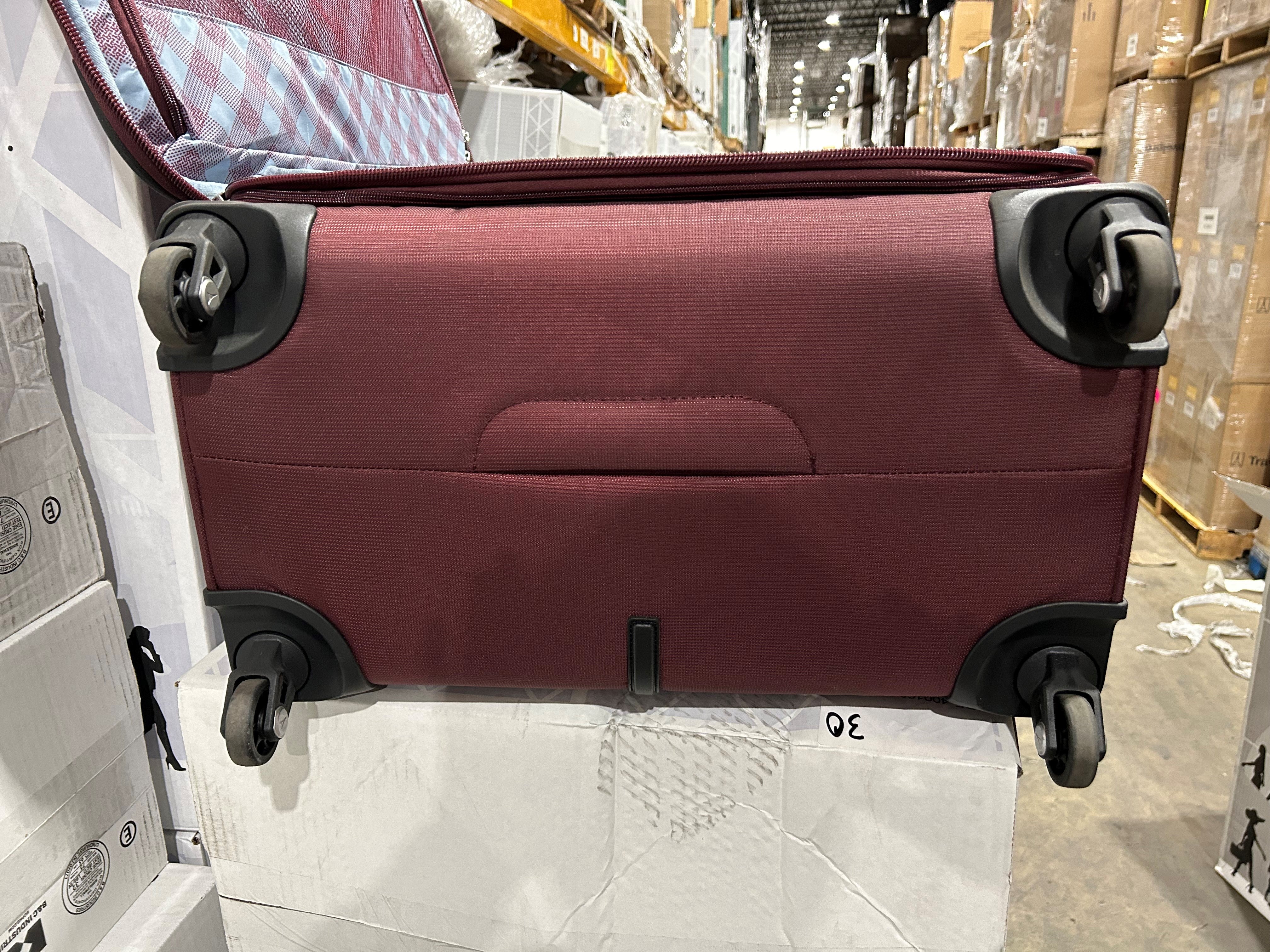 Travelpro Maxlite 5 Softside Expandable Luggage with 4 Spinner Wheels, Lightweight Suitcase, Men and Women U13
