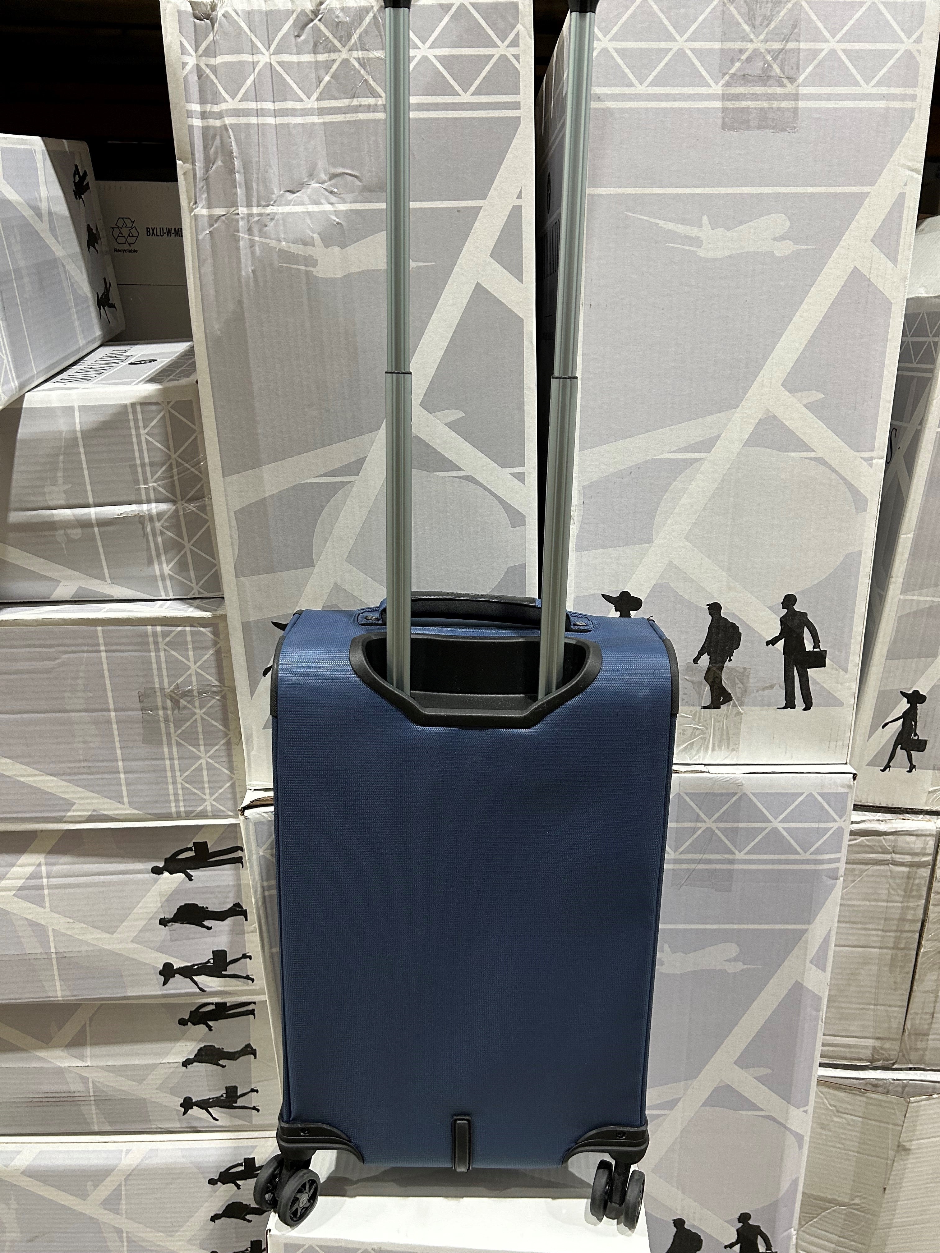 Travelpro Tourlite Softside Expandable Luggage with 4 Spinner Wheels, Lightweight Suitcase, Men and Women U7