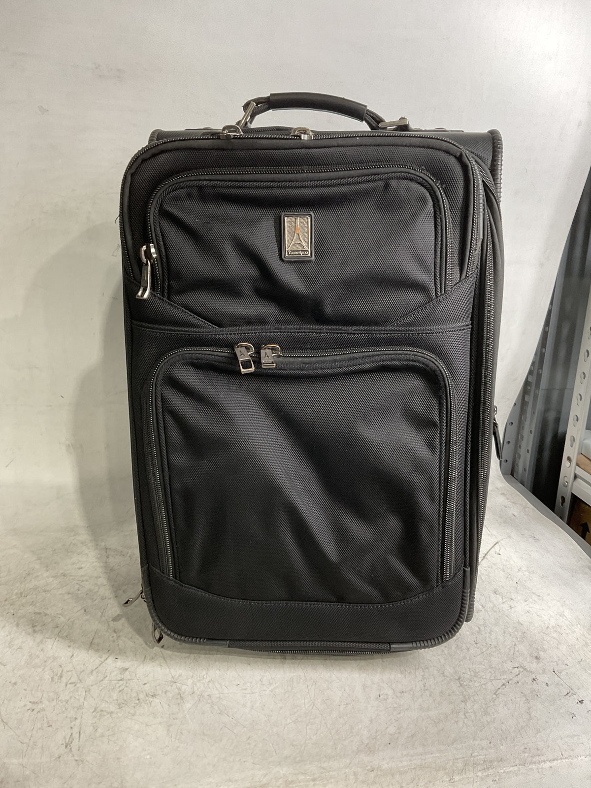 Travelpro  Flight Crew 5 2 Wheel Carry On Black U6