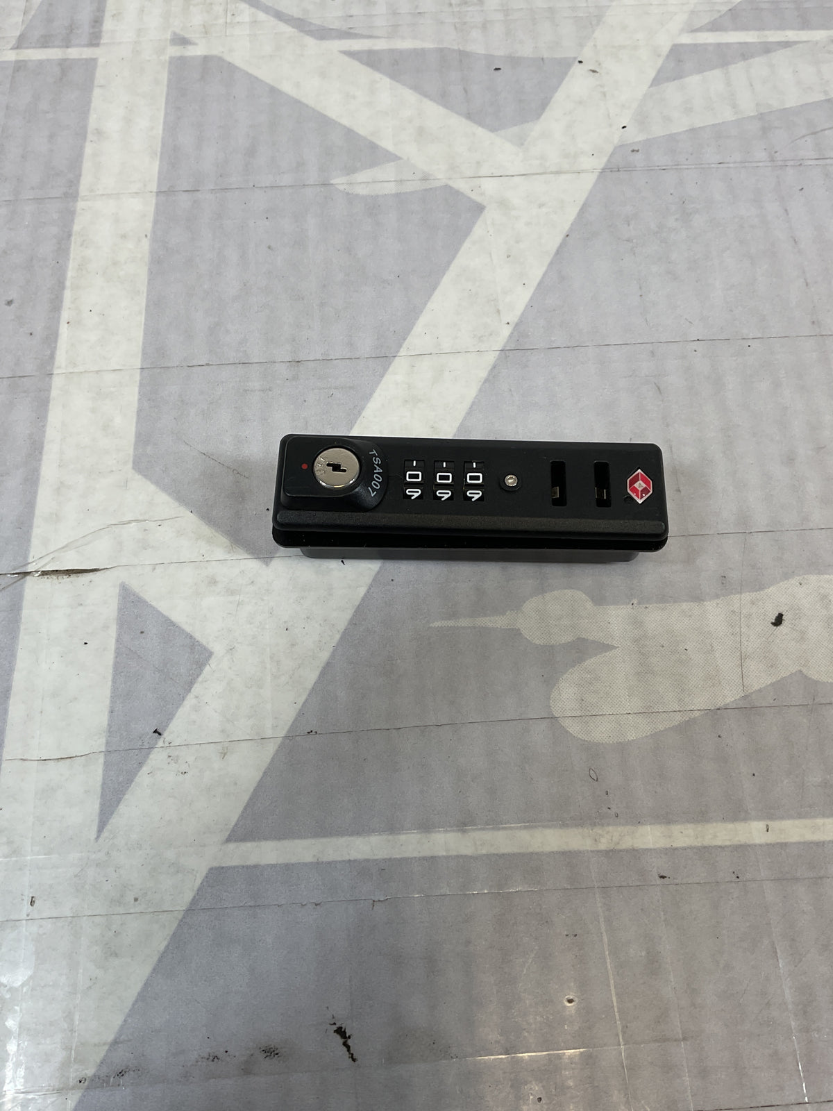 Travelpro MaxLite Air Lock U14