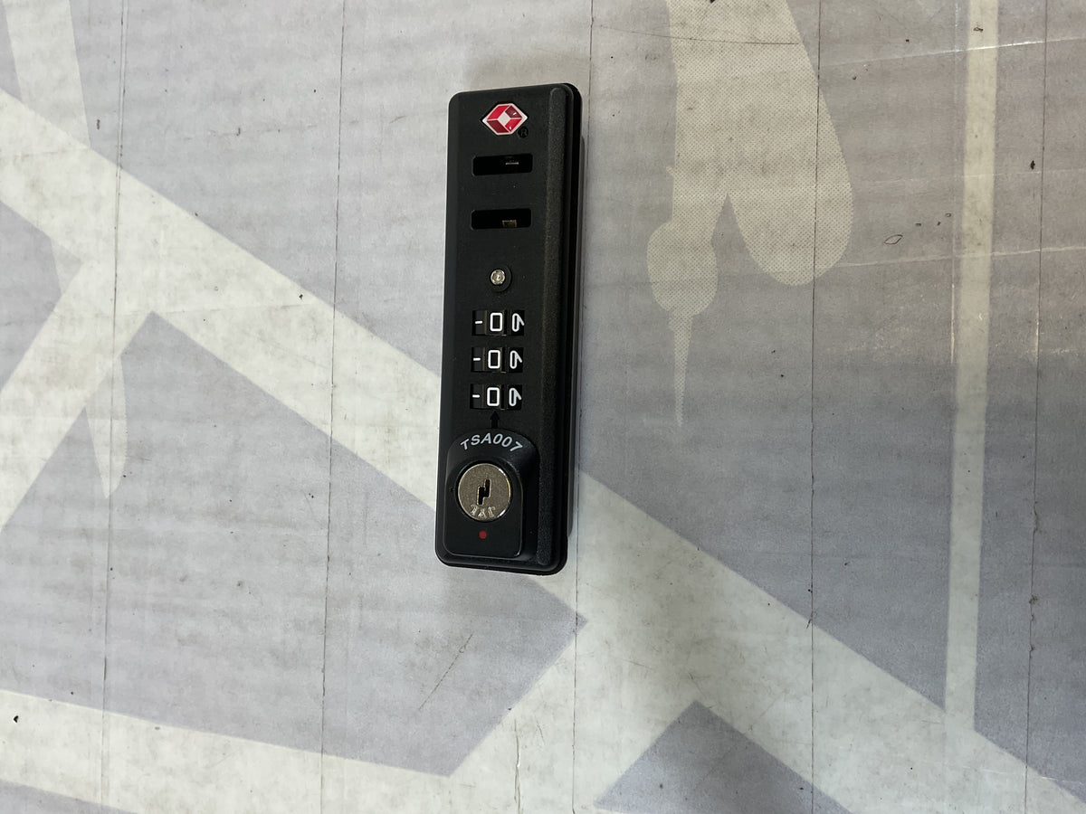 Travelpro MaxLite Air Lock U18