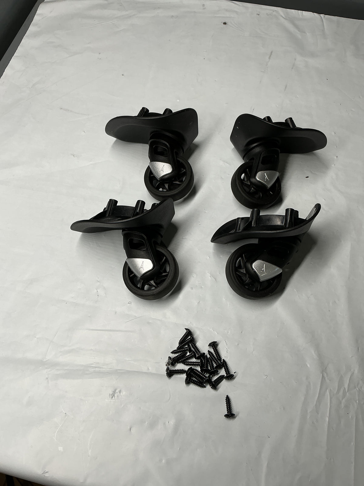 Travelpro MaxLite 5 Medium Set of 4 Wheels U65