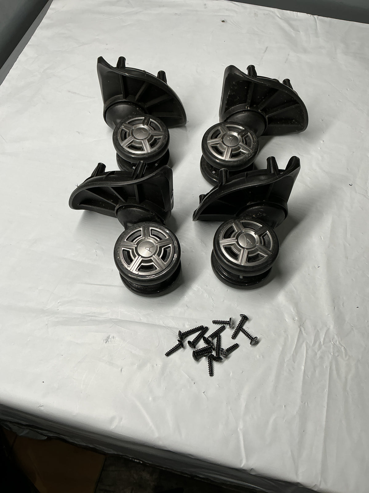 Travelpro Platinum Elite Large Set of 4 Wheels U66