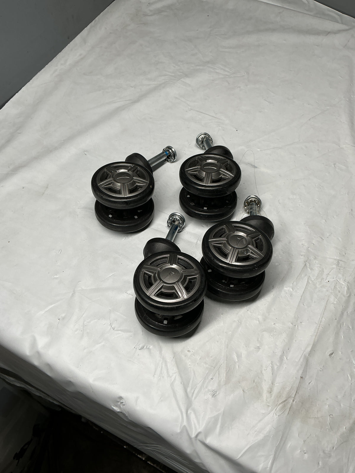 Travelpro Platinum Elite Carry On Set of 4 Wheels U77