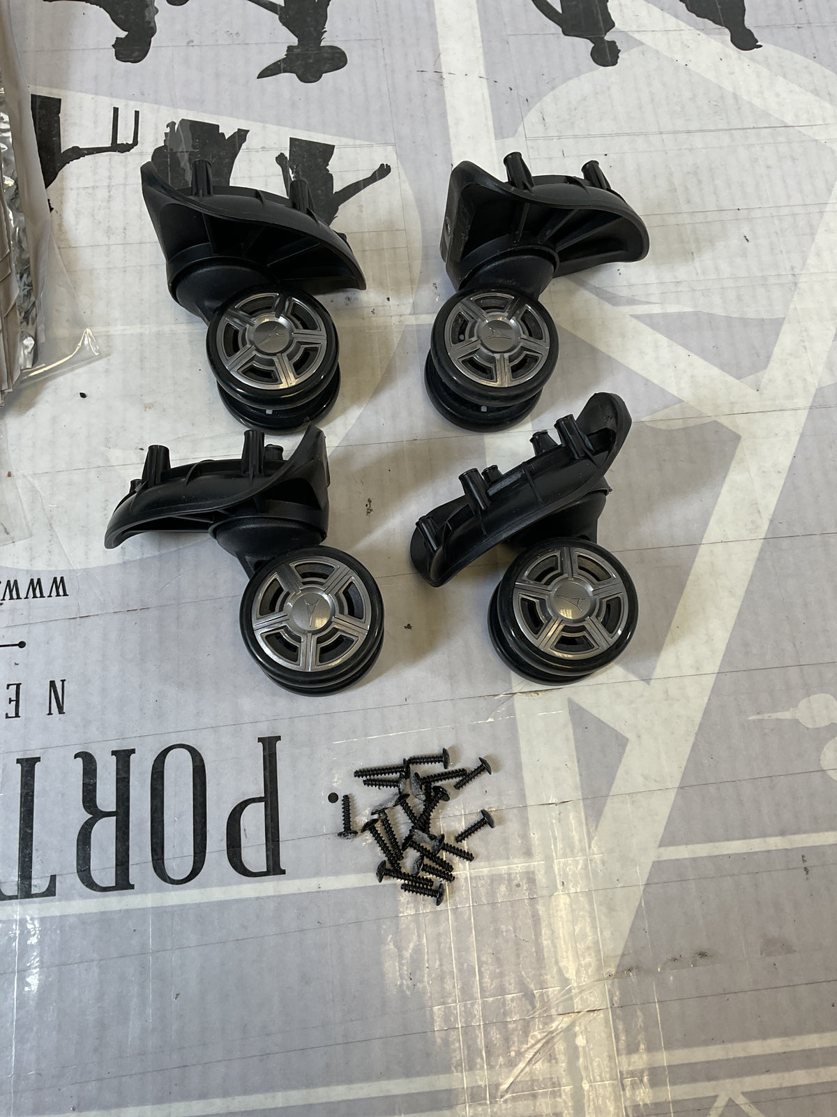 Travelpro Platinum Elite Large Set of 4 Wheels U82