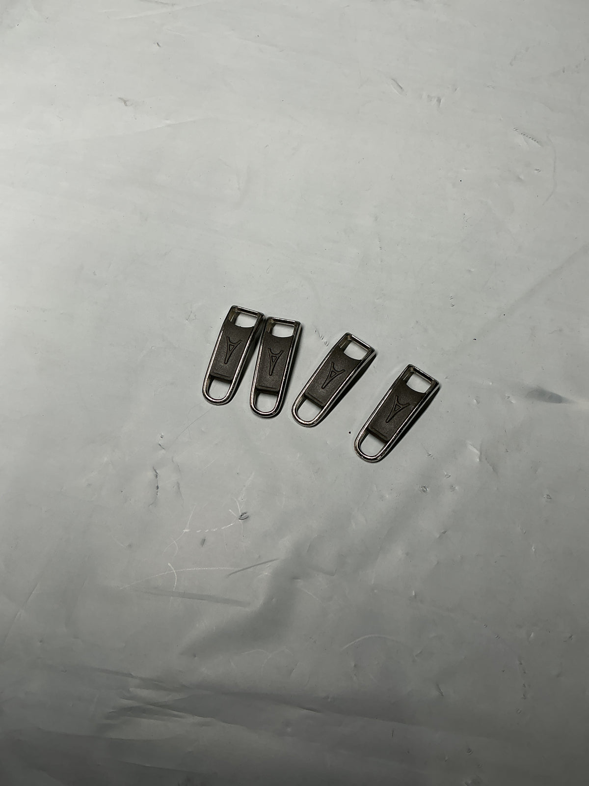 TRAVELPROWHEEL MaxLite 5 Set of Zipper Pulls U31
