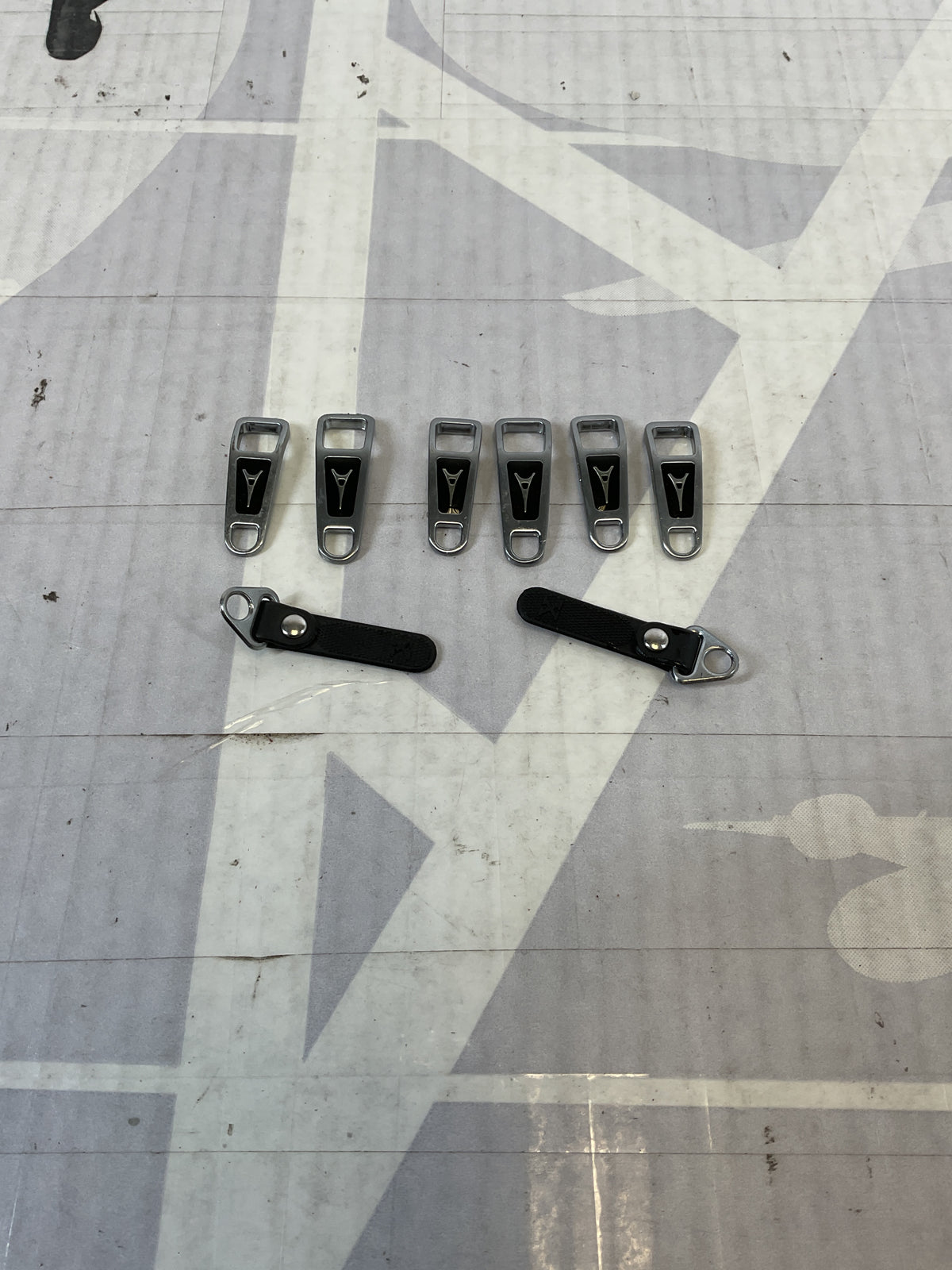 Travelpro Platinum Elite Set of Zipper Pulls U58