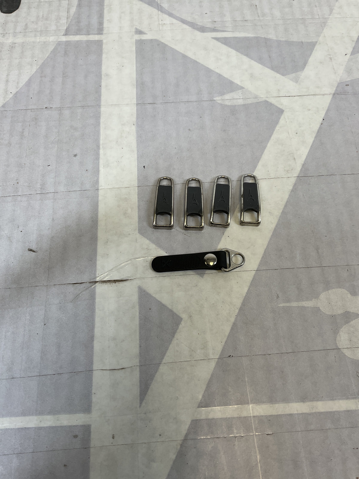 Travelpro MaxLite 5 Set of Zipper Pulls U66