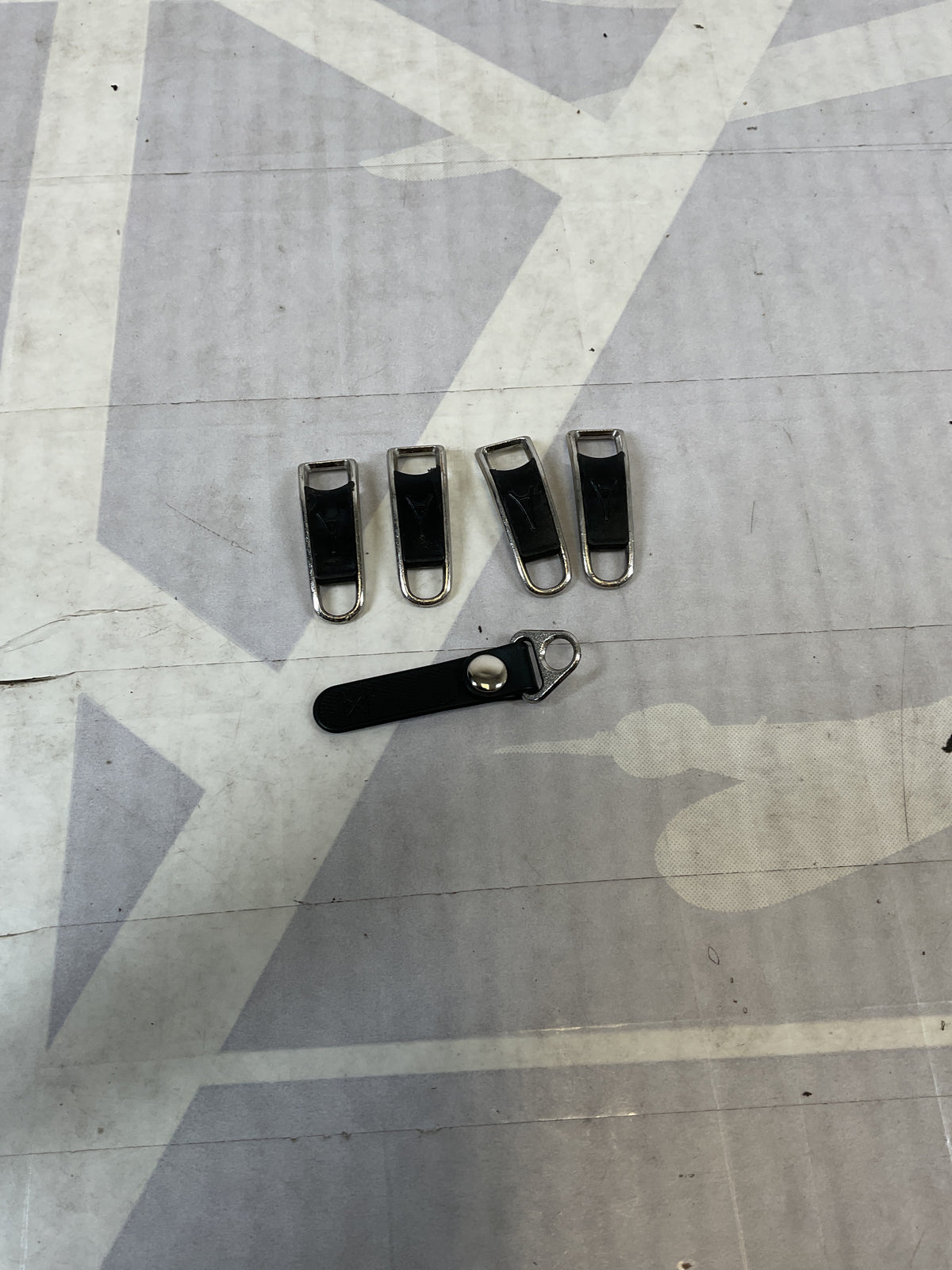 Travelpro MaxLite 5 Set of Zipper Pulls U70