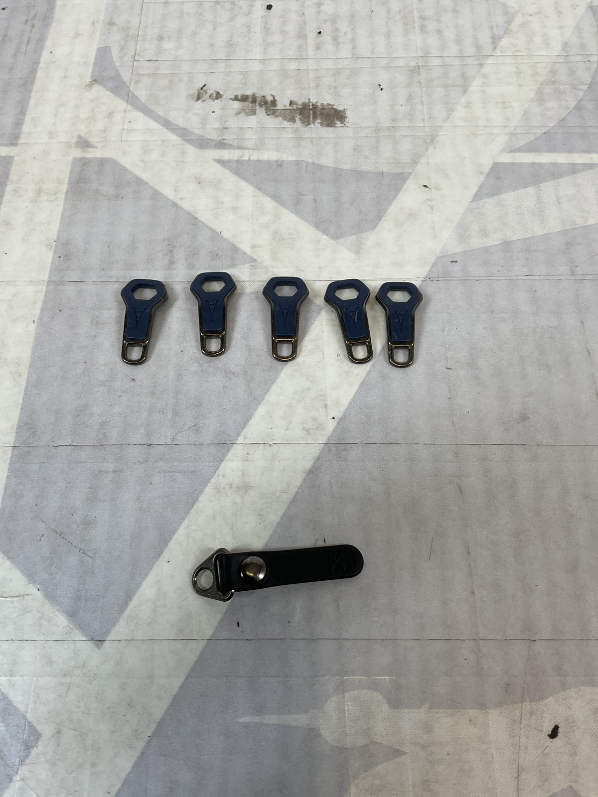 Travelpro Tourlite Set of Zipper Pulls U71
