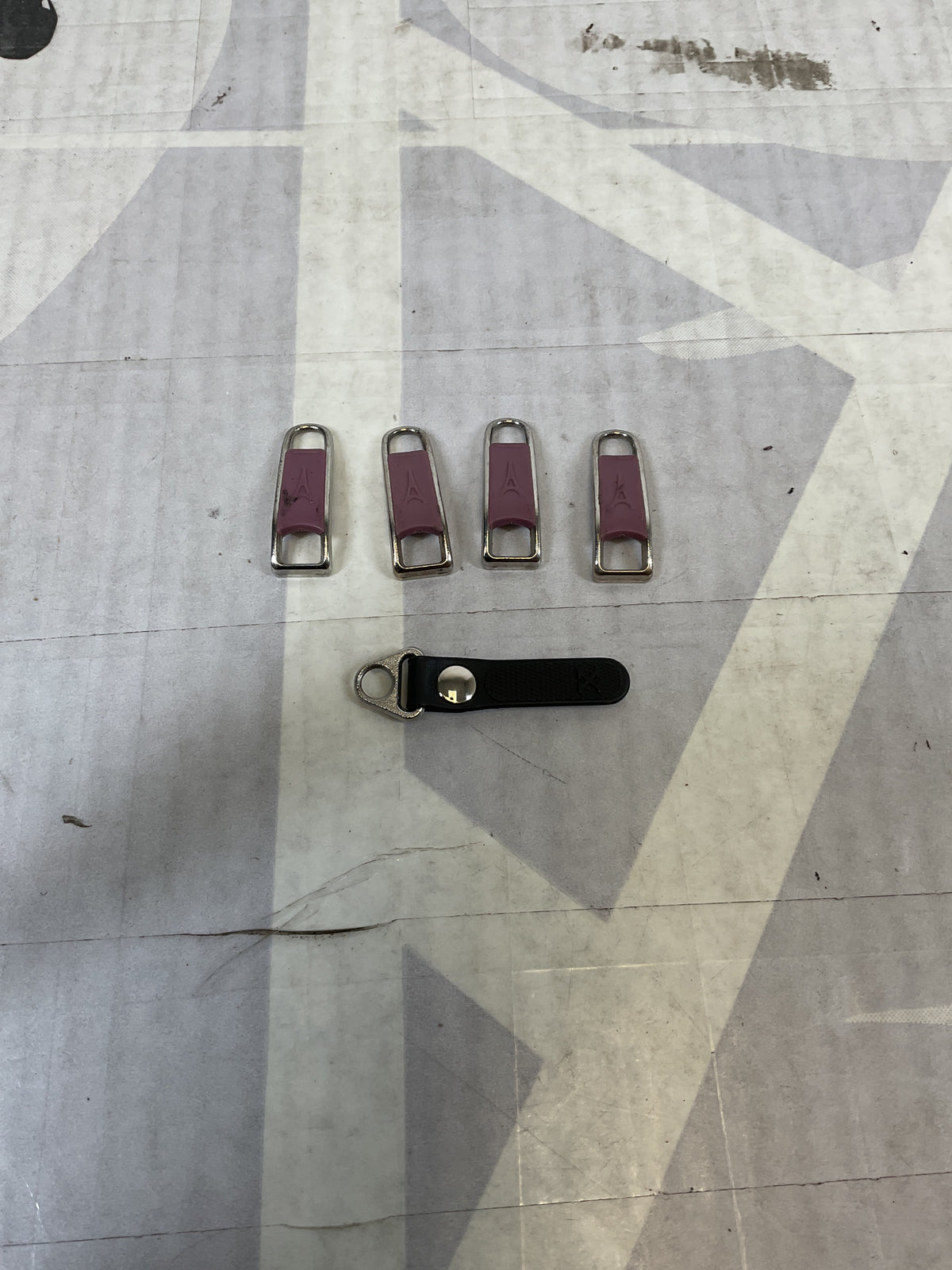 Travelpro MaxLite 5 Set of Zipper Pulls U72