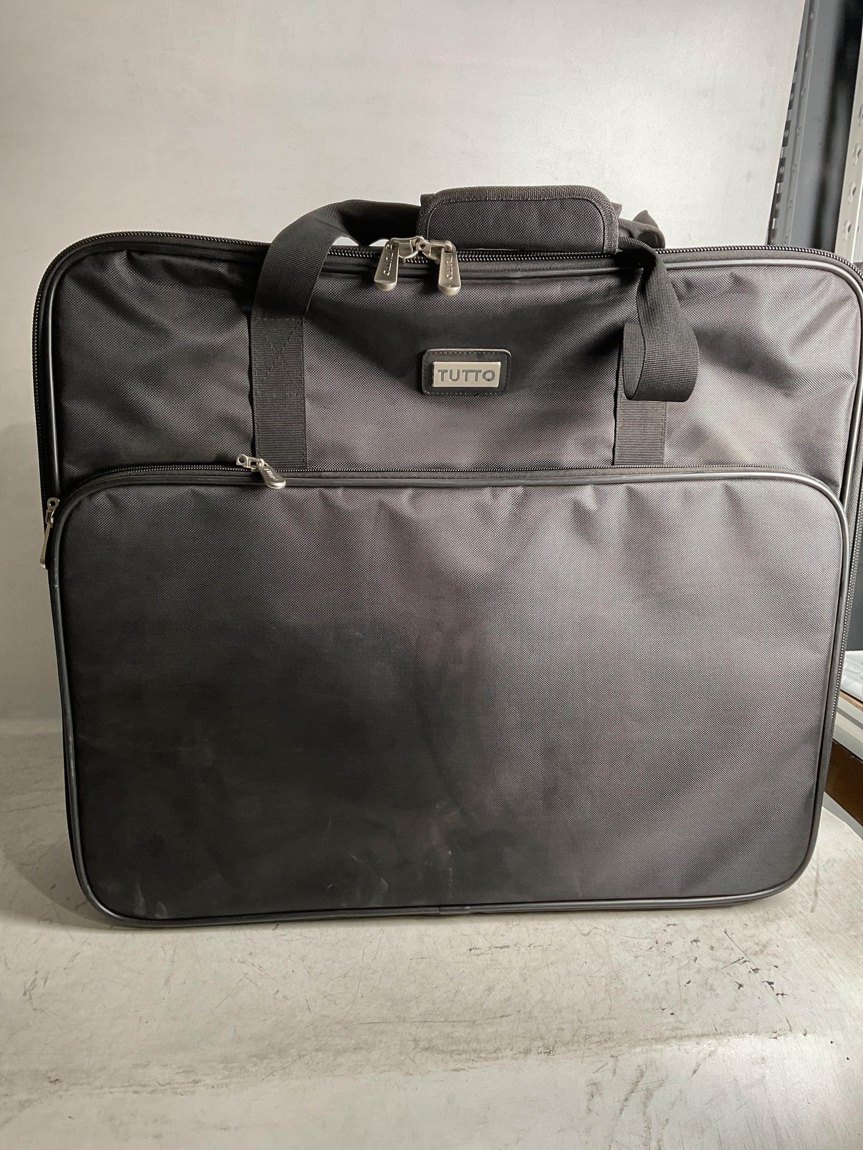 Tutto Embroidery Bag (Medium, Large, X-Large) ( Black , 23-Inch ) Black 23 Inch U1