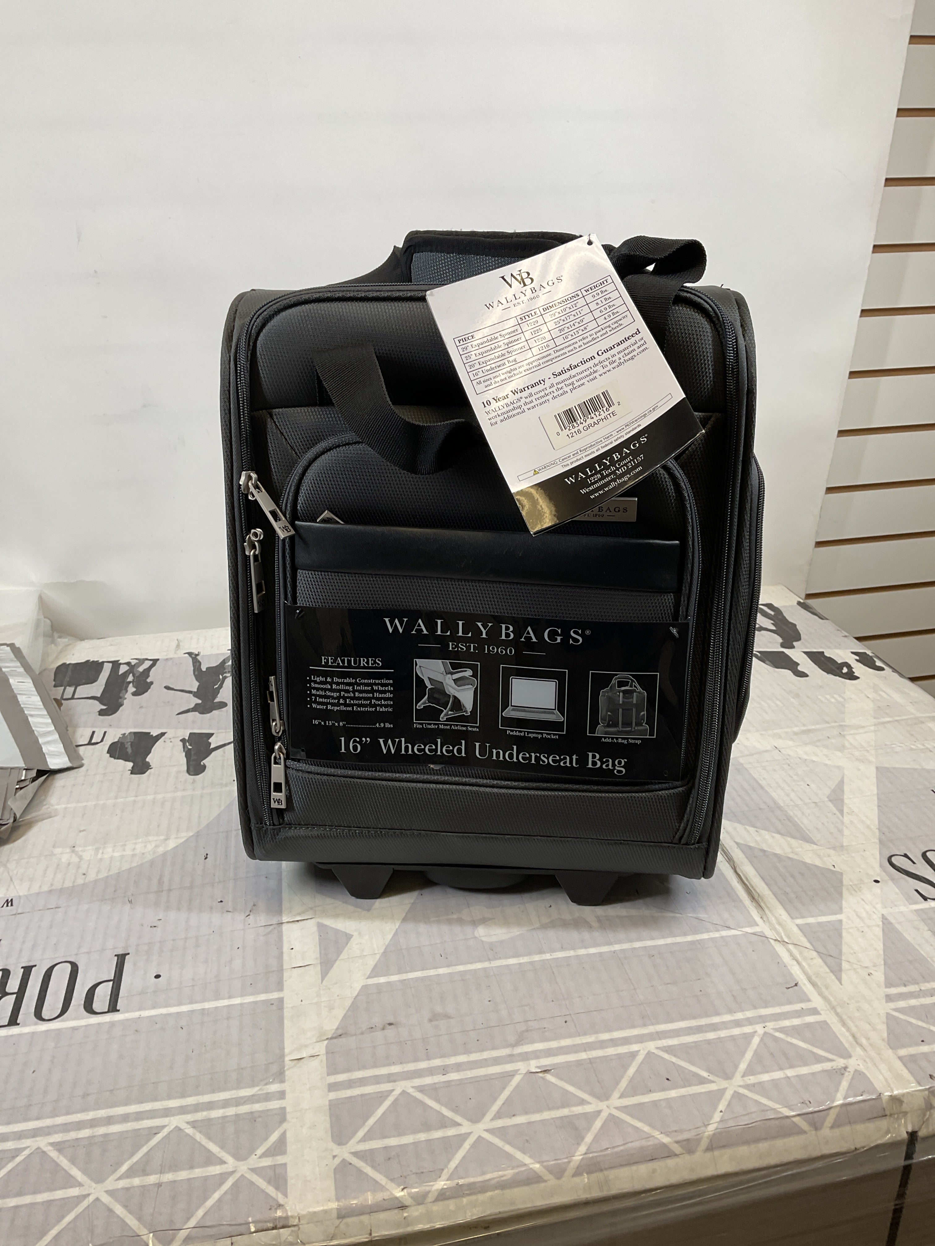 WallyBags Stratford Luggage, 16-Inch Under Seat Bag ( Graphite , 16-Inch Under Seat Bag ) Graphite 16 Inch Under Seat Bag U4