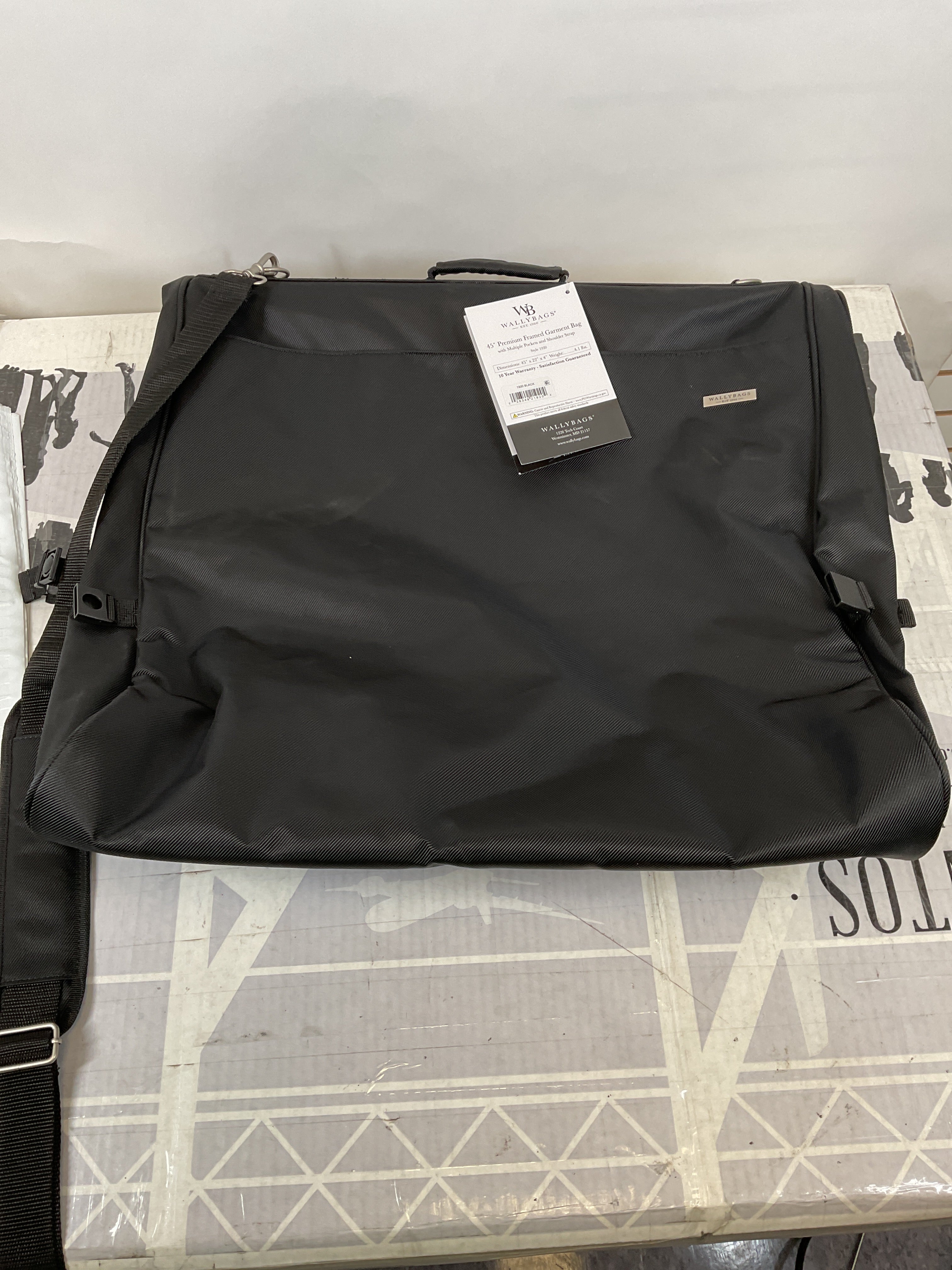 WallyBags 45" Premium Framed Garment Bag with shoulder strap and multiple pockets ( Black , 45-inch ) Black 45 Inch U1