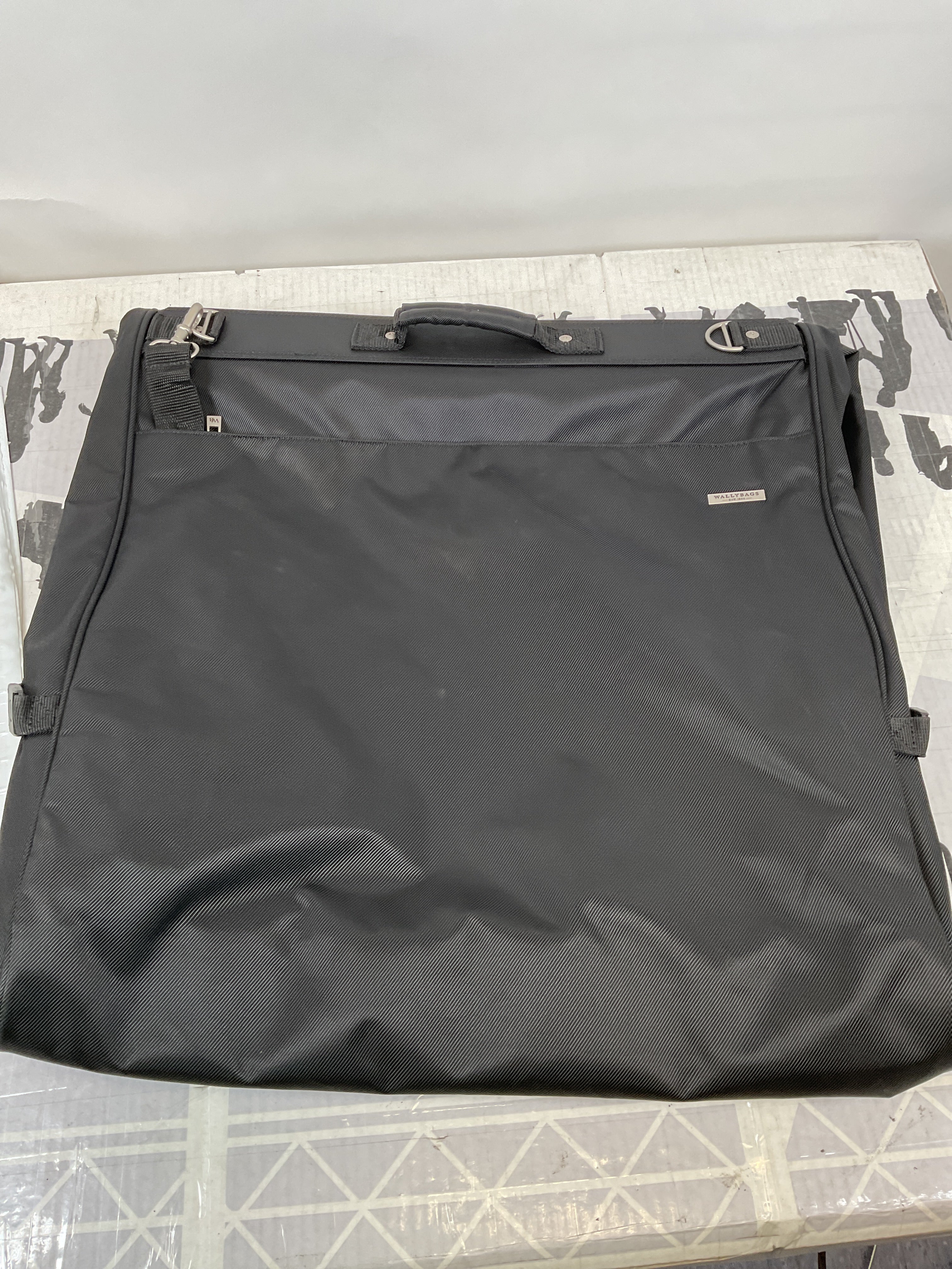 WallyBags 45" Premium Framed Garment Bag with shoulder strap and multiple pockets ( Black , 45-inch ) Black 45 Inch U2