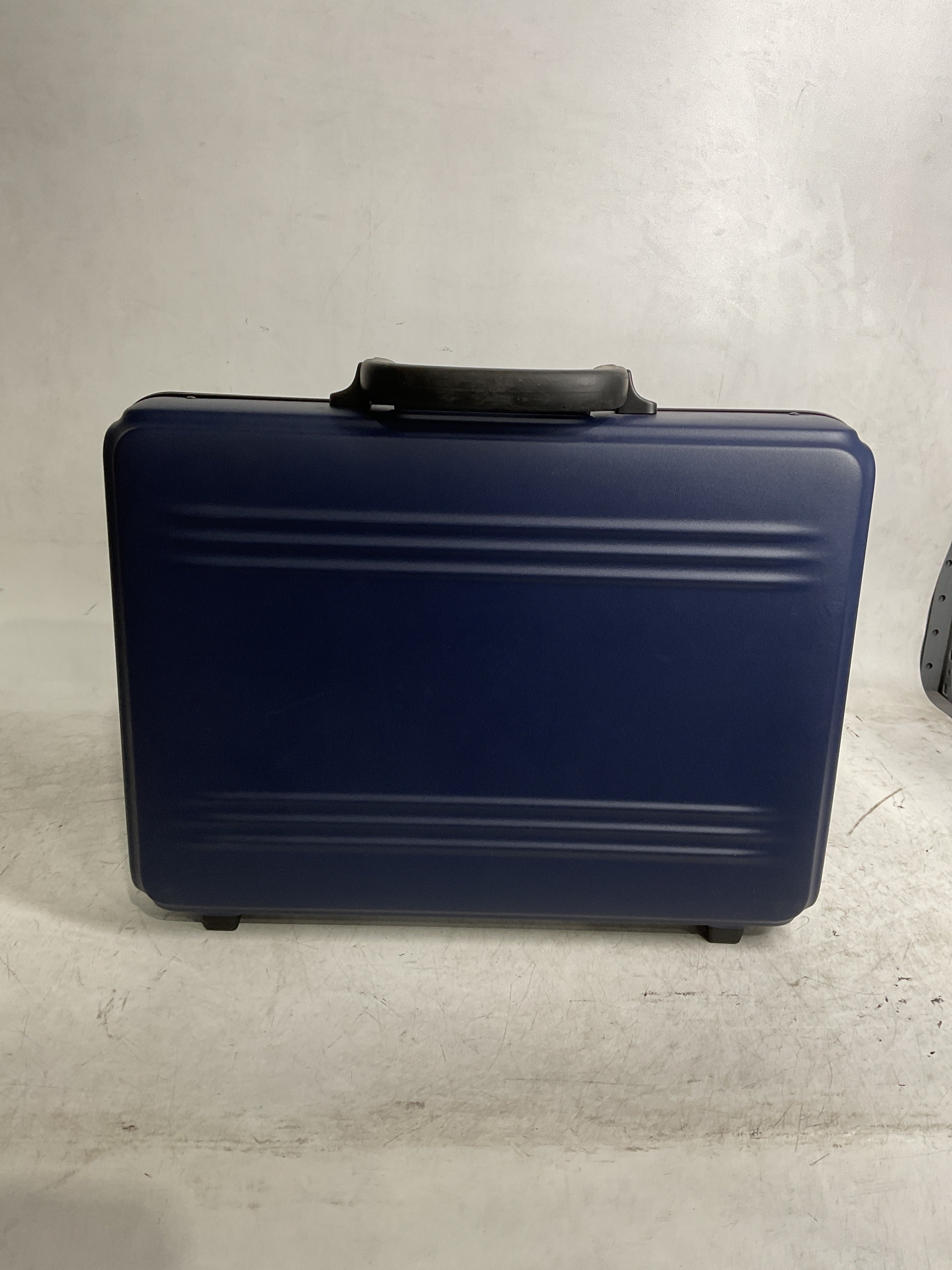 ZERO Halliburton Edge Lightweight Brilliant Attaché Collection ( Blue , Medium Attaché ) Blue Medium Attache U2