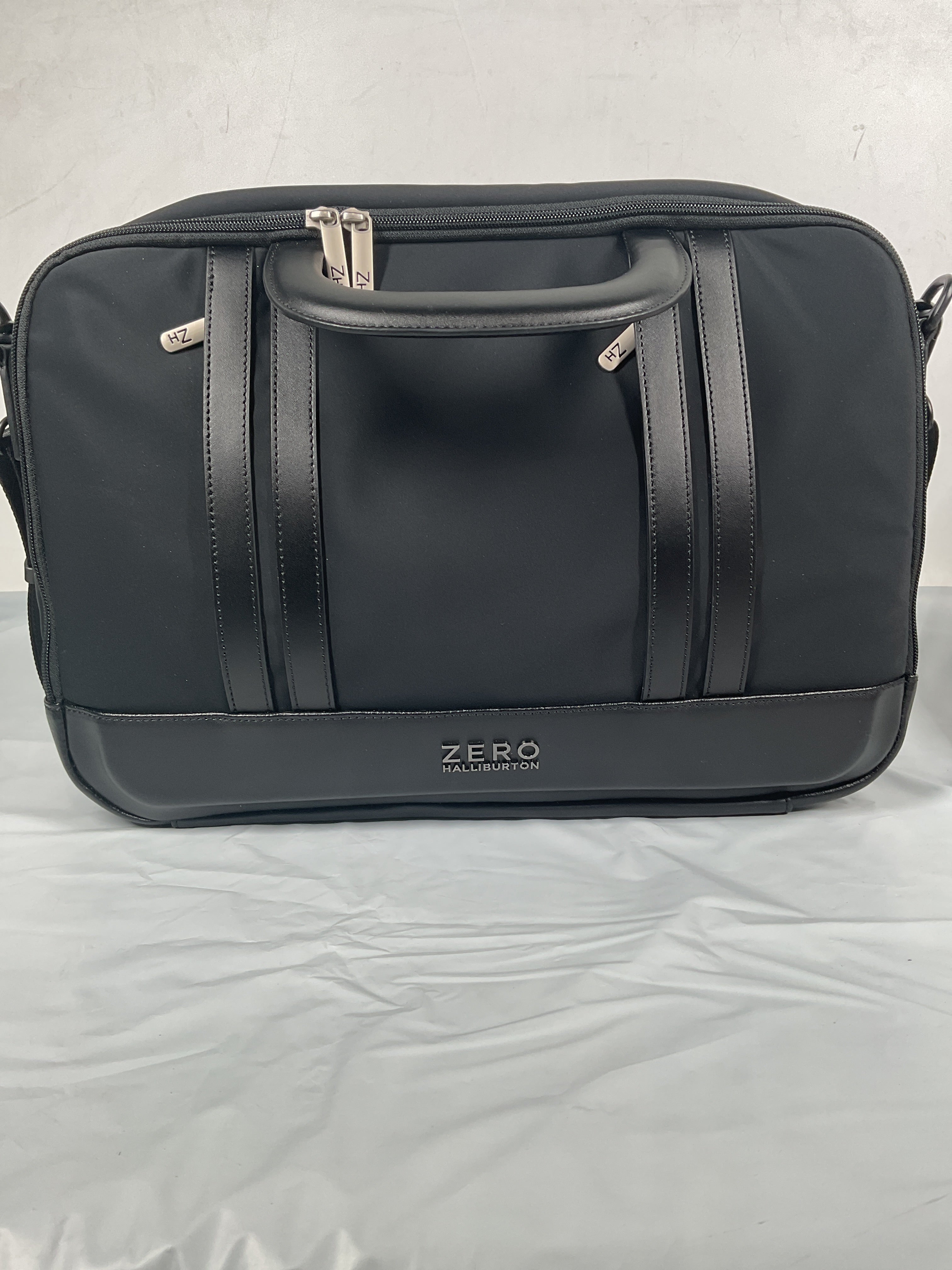 ZERO Halliburton The Journal Nylon Lightweight Briefcase ( Black , Expandable Briefcase ) Black Expandable Briefcase U1