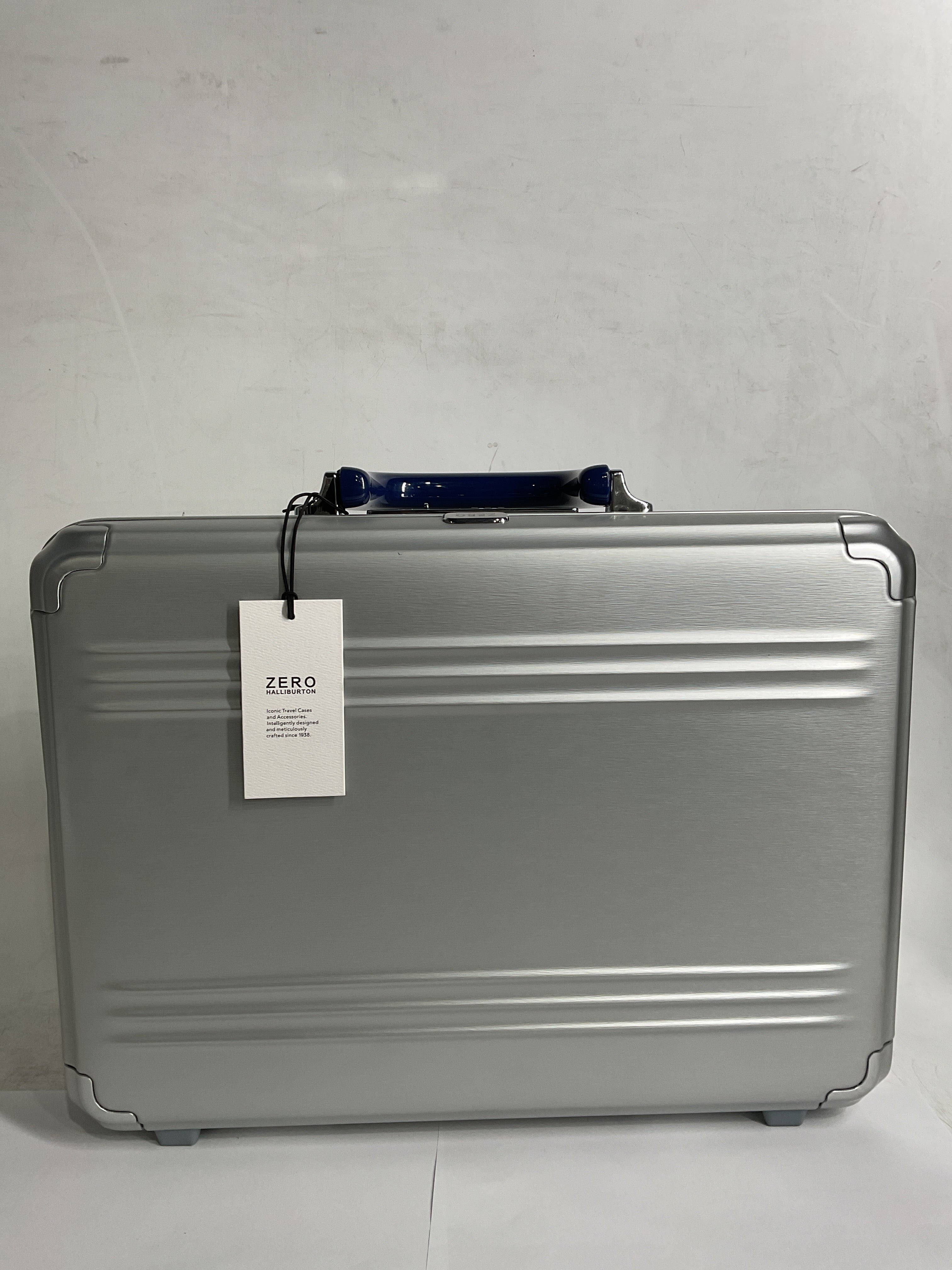 ZERO Halliburton Pursuit Aluminum Hardside Attaché ( Silver , Medium Attaché ) Silver Medium Attache U1