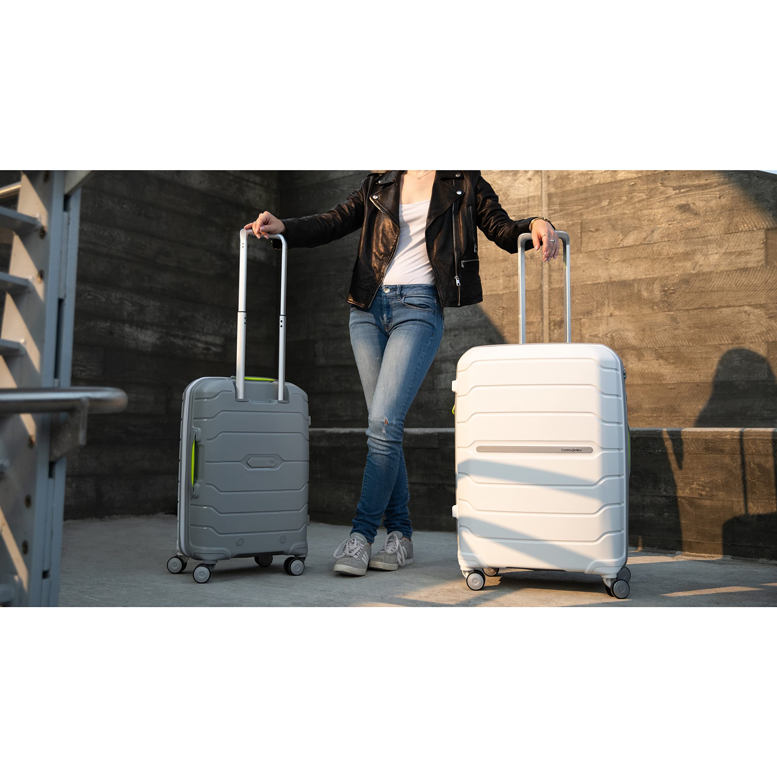 Samsonite Freeform Hardside Expandable with Double Spinner Wheels ( White/Grey , Checked-Large Spinner ) White/Grey Checked Large Spinner U9