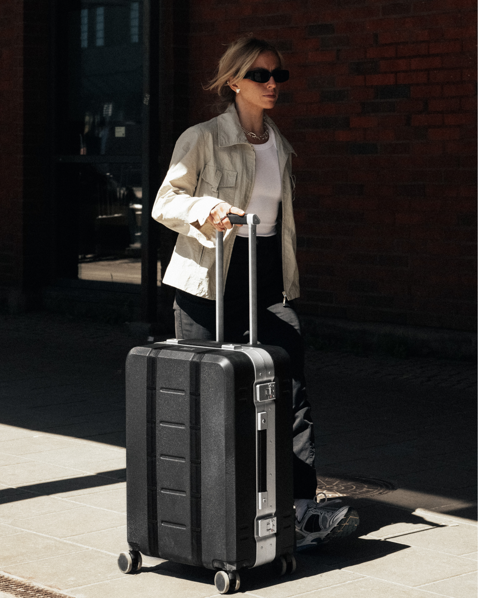 D_b_ Ramverk Pro Hardside Spinner Luggage Collection ( Silver , Checked-Medium ) Silver Checked Medium U1