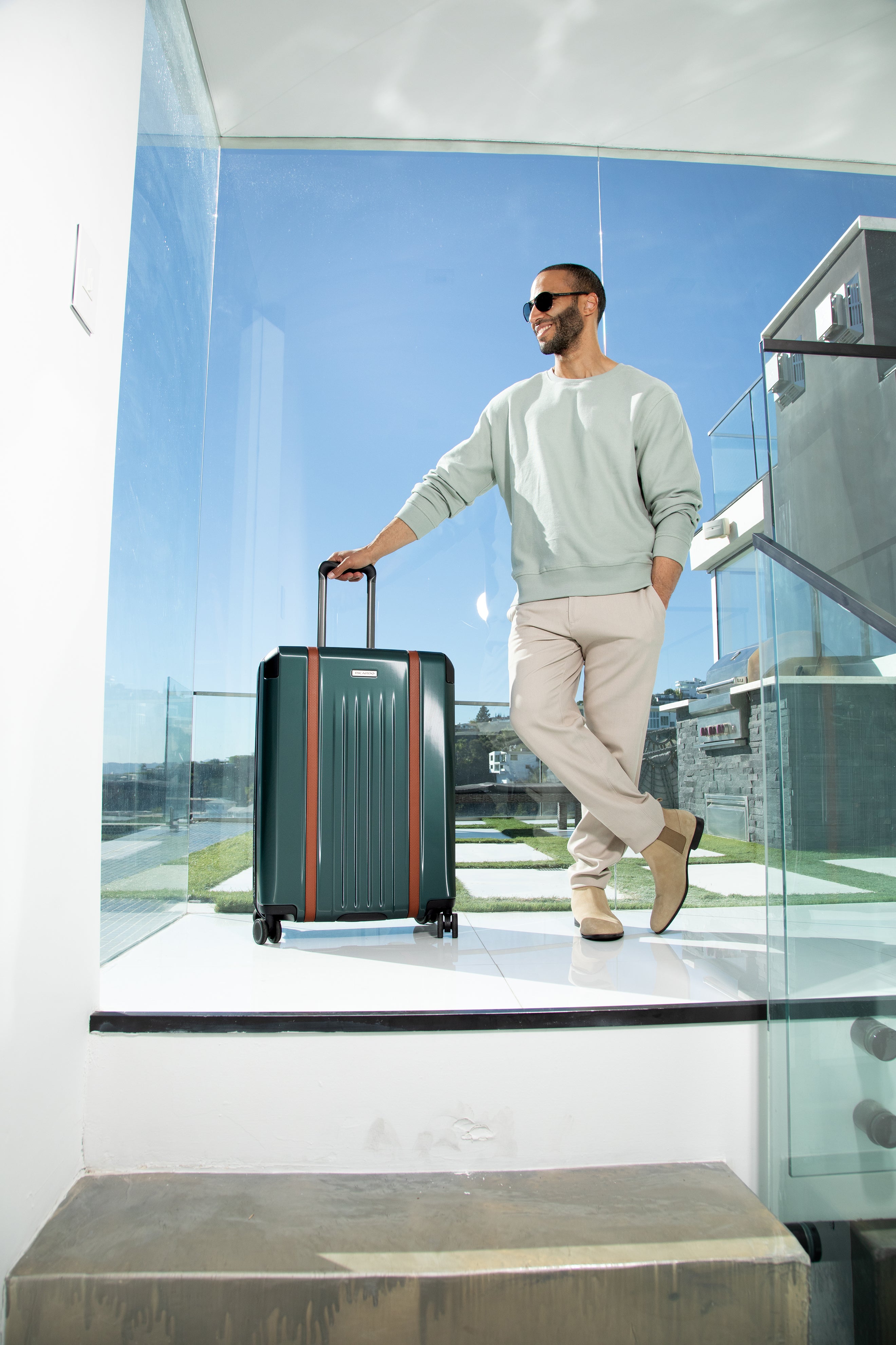 Ricardo Beverly Hills Montecito 2.0 Hardside with Dual Spinning Wheels, Expandable with Comfort Grip for Easy Packing and Moving, Men and Women ( Hunter Green , Check-In Medium 25-Inch ) Hunter Green Check In Medium 25 Inch U1